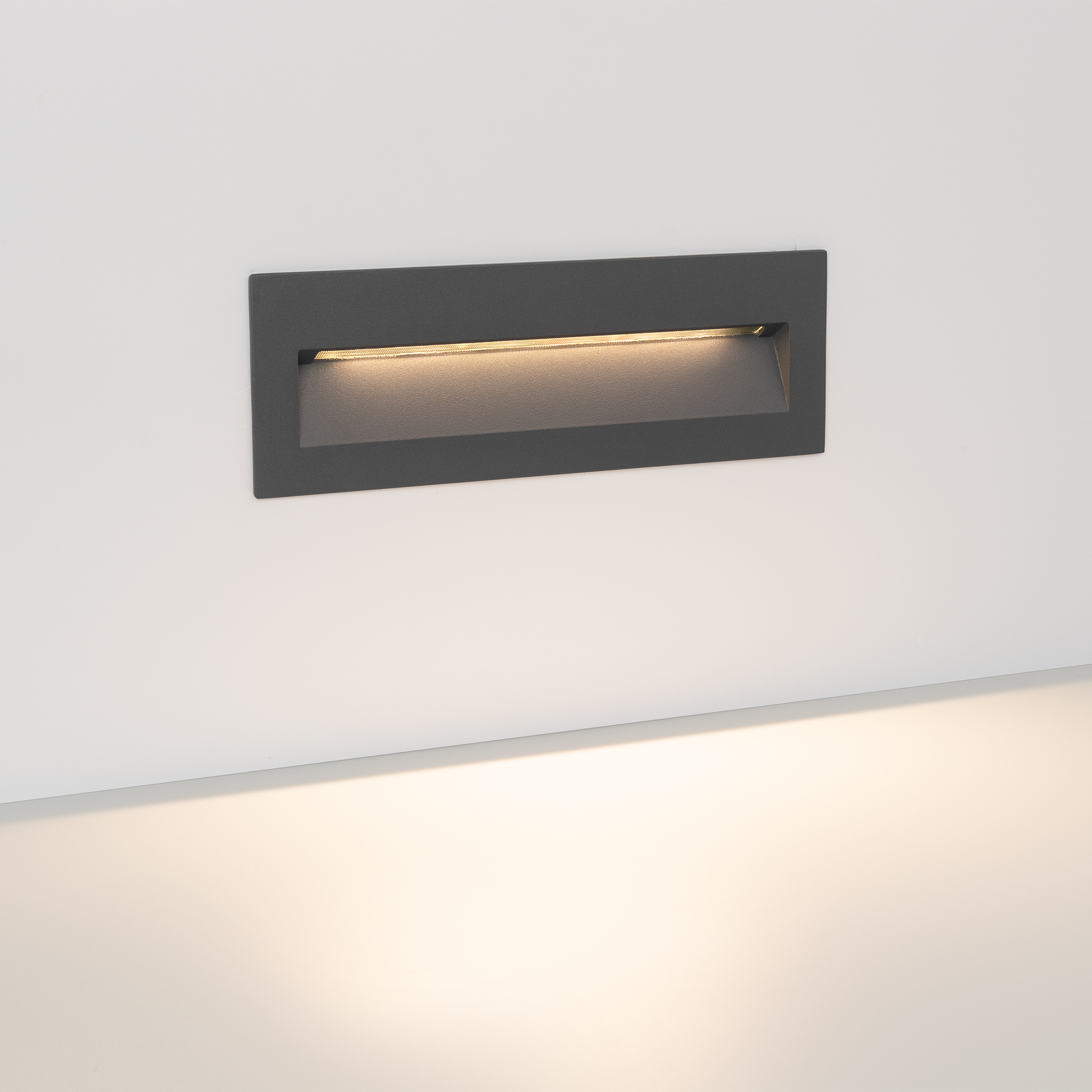 Светильник LTD-TRAIL-S226x76-8W Warm3000 (GR, 65 deg, 230V) (Arlight, IP65 Металл, 3 года) 029964