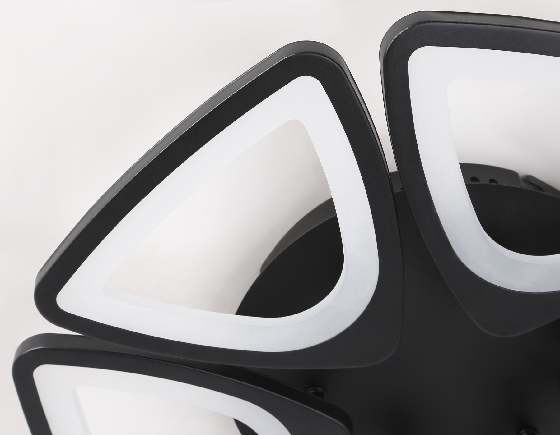 Потолочный светодиодный светильник с пультом FA4495/6 BK черный 84W 4200K/3000K+6400K/6400K+3000K D450*80 (ПДУ ИК)