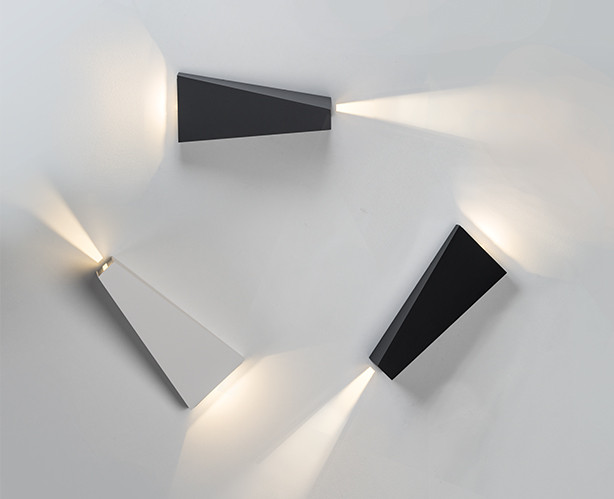 IT01-A807 black светильник настенный