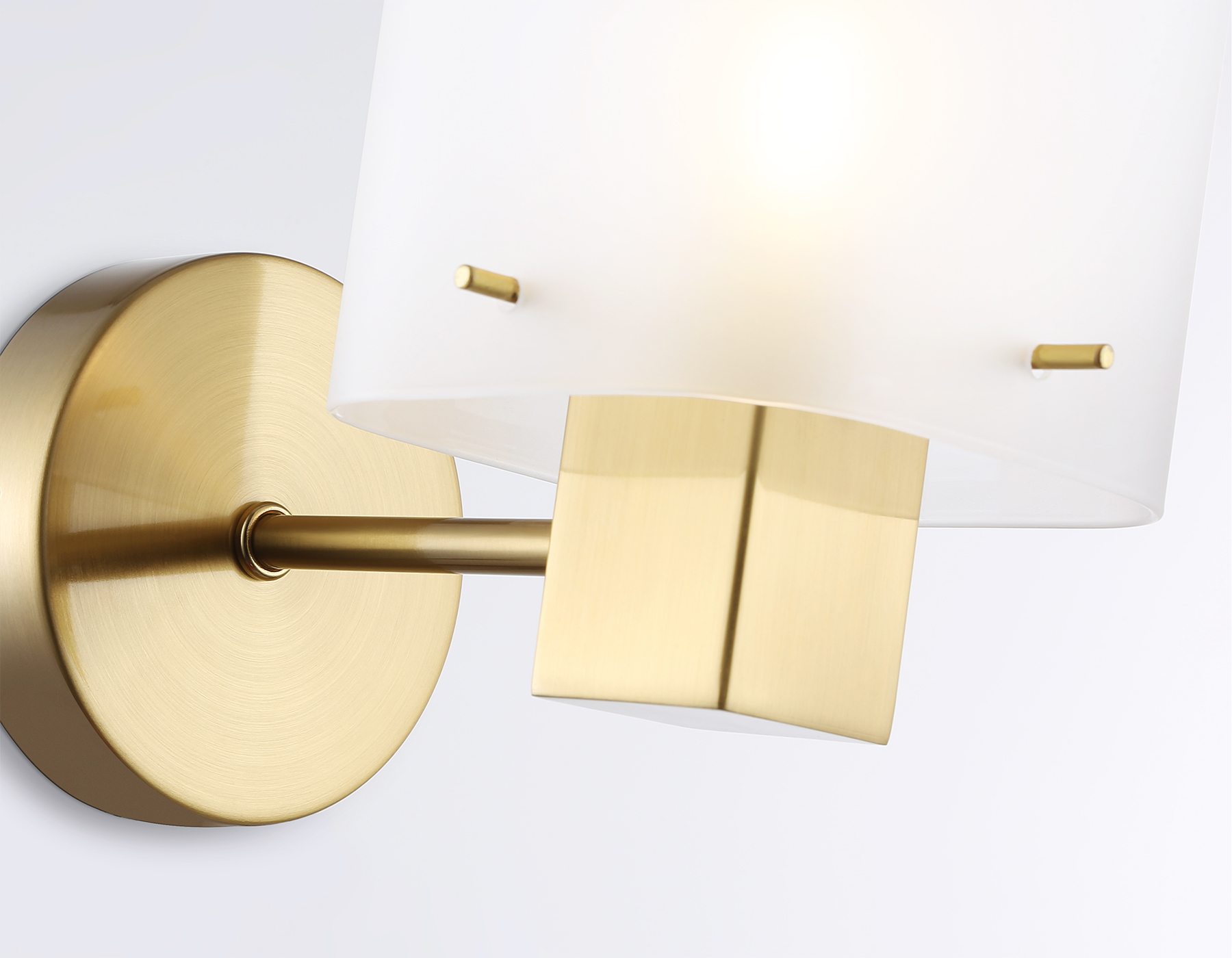 Настенный светильник LH57035 BS/SM латунь/дымчатый E14 max 40W 195*110*185