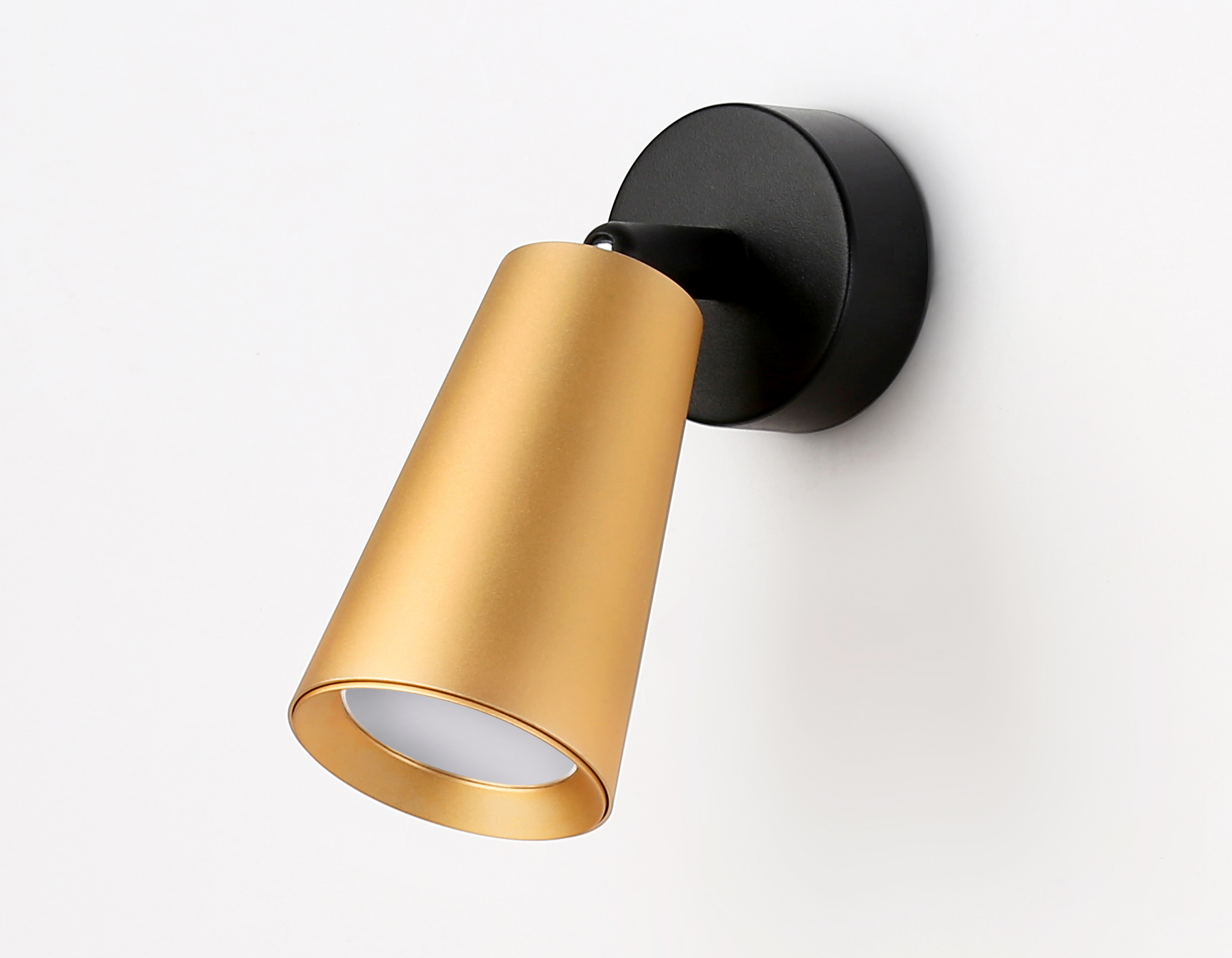 Накладной поворотный спот со сменной лампой GU10 TA13135 BK/GD черный/золото GU10 max 12W D60*L95*H90