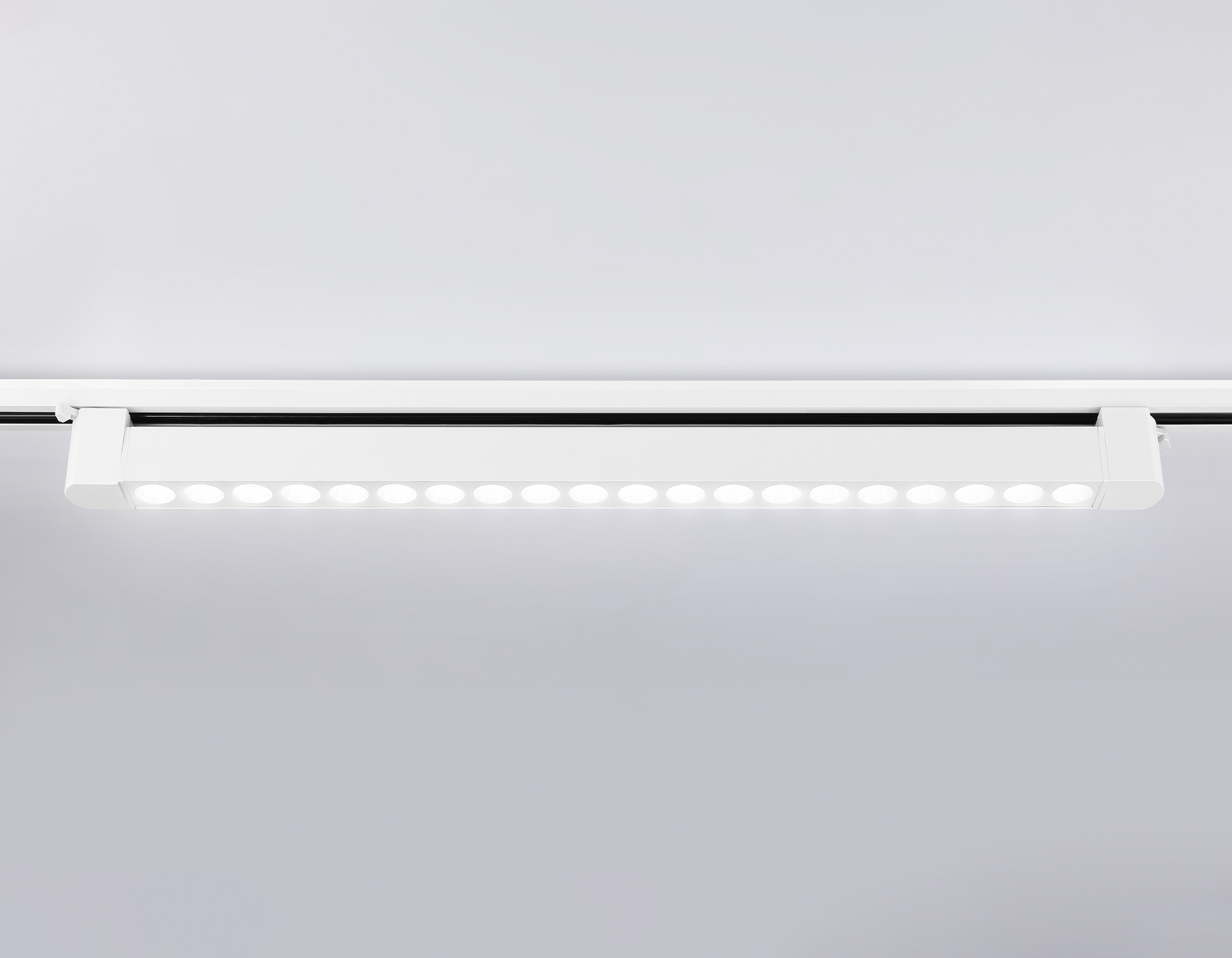 Трековый однофазный светодиодный светильник GL6718 WH белый IP20 40W 4200K 24° 590*35*57