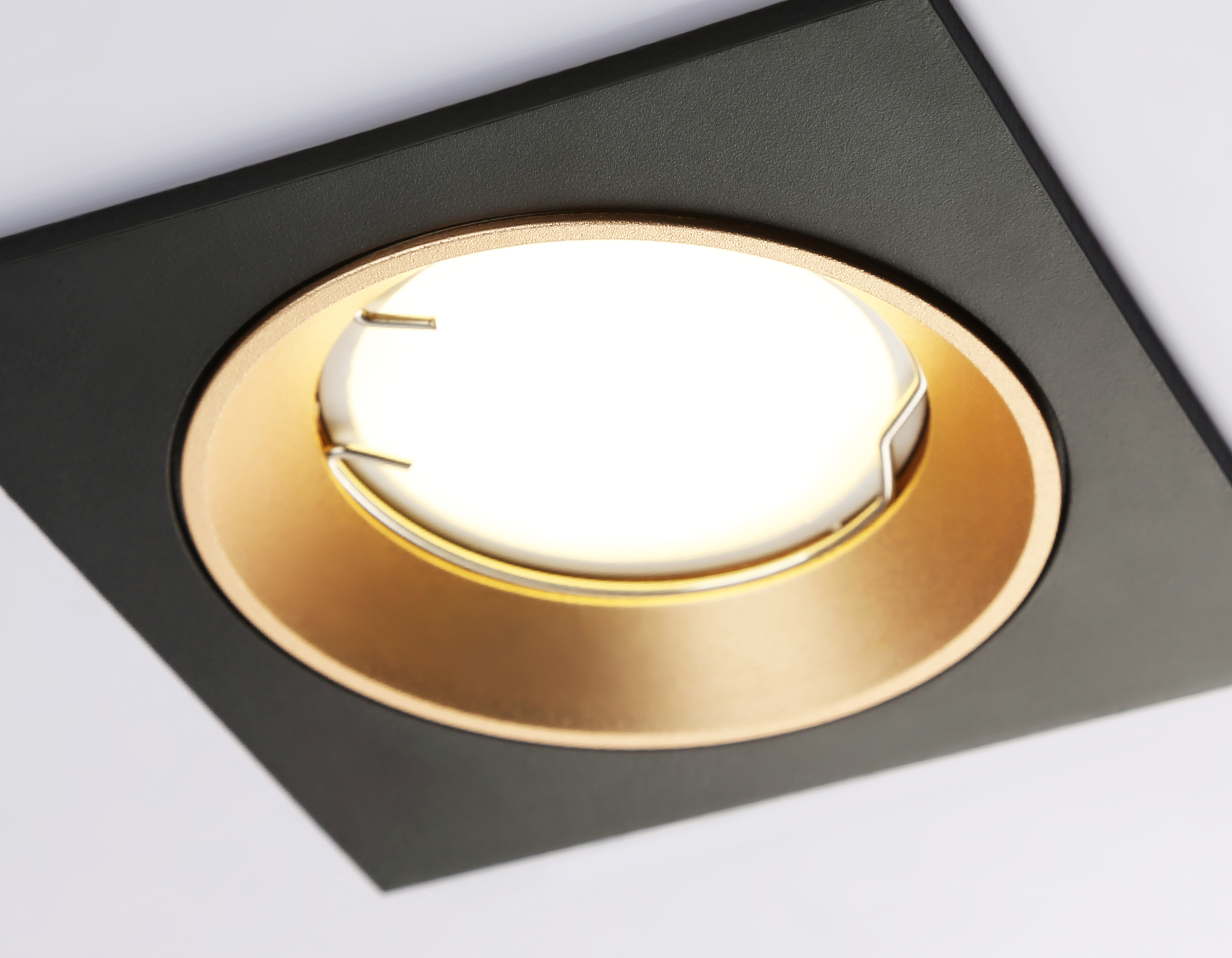 Встраиваемый точечный светильник MR16 A8927 BK/GD черный/золото MR16 GU5.3 92*92*24