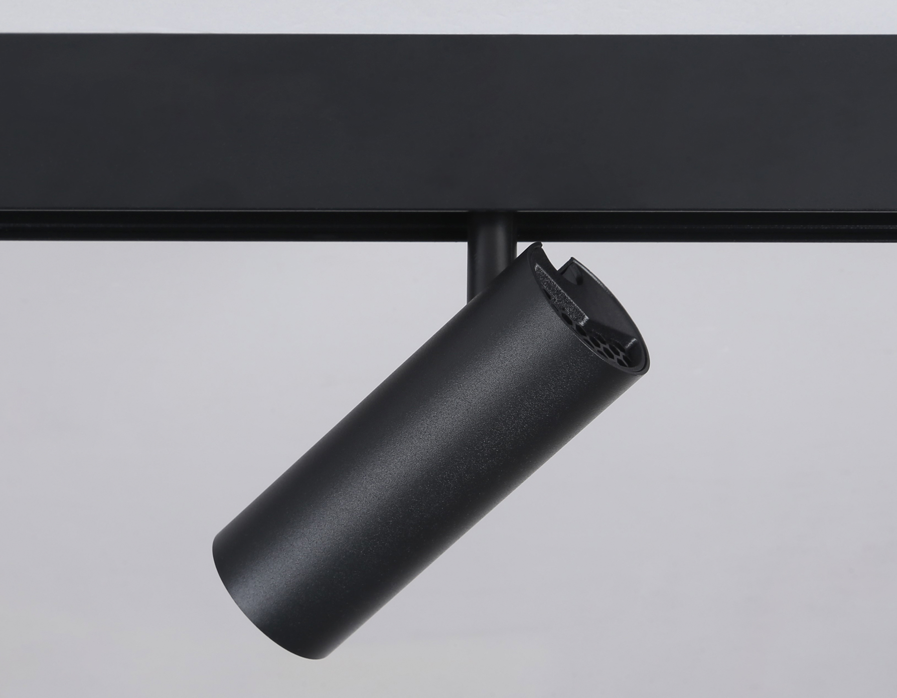 Светильник светодиодный трековый для шинопровода Magnetic GL3823 BK черный IP20 10W 4200K 48V 24° D47*128