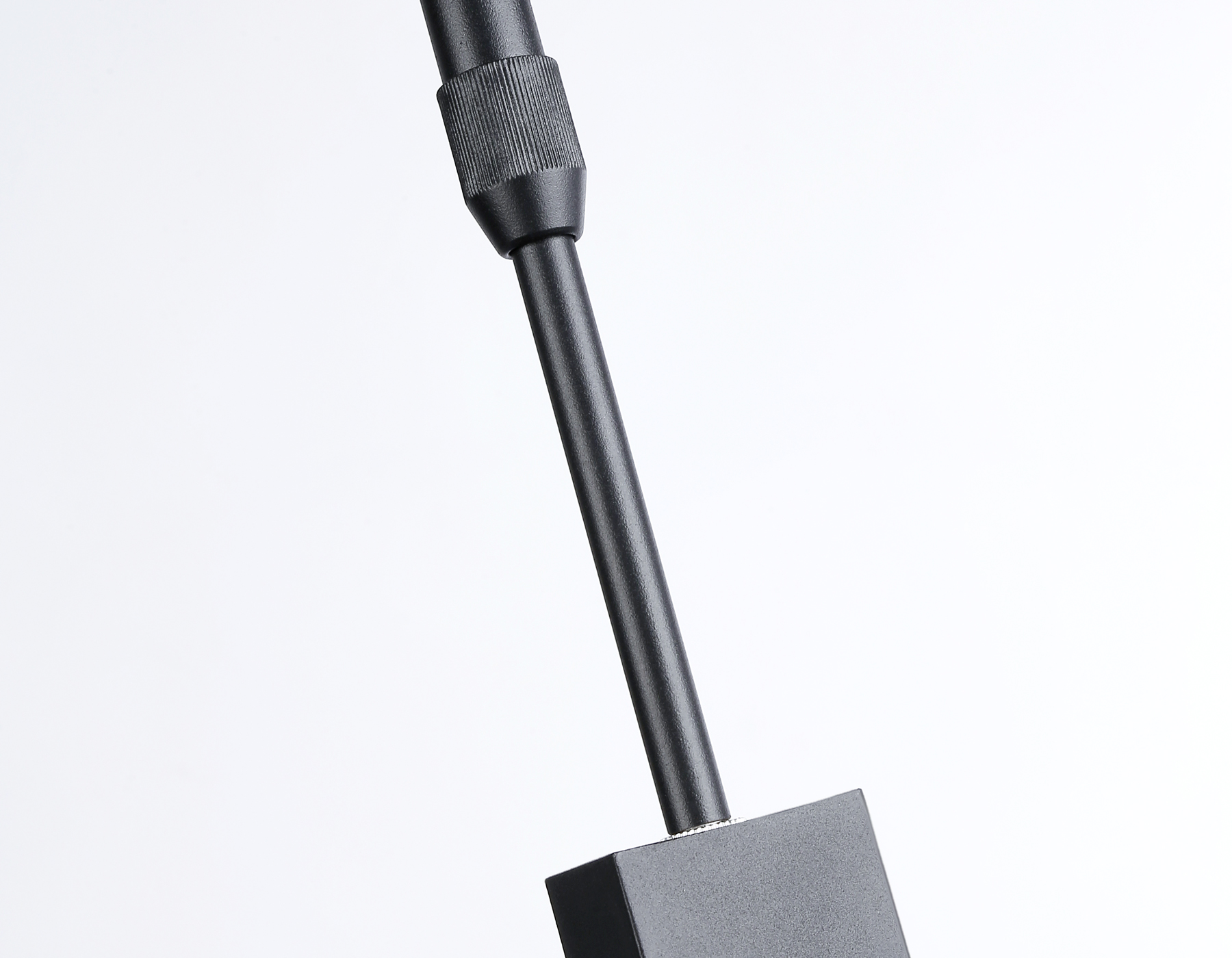 Подвесной светодиодный светильник FA6667 BK черный 42W 3000K-6400K 640*30*900 (Без ПДУ)