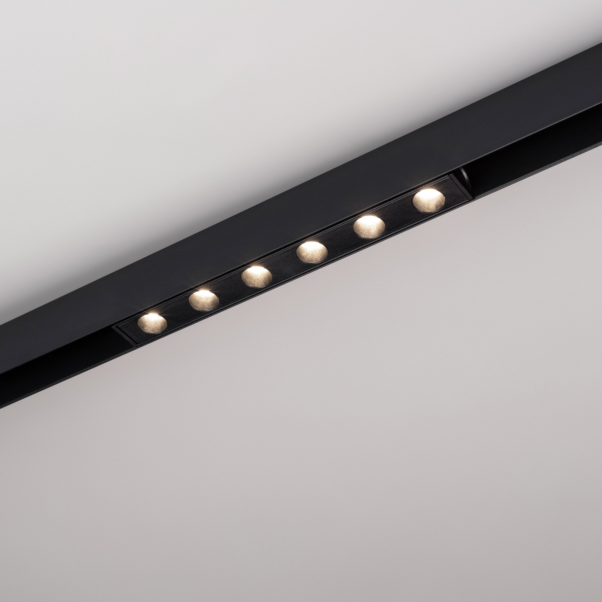 Светильник MAG-DOTS-25-L200-6W Day4000 (BK, 30 deg, 24V) (Arlight, IP20 Металл, 5 лет) 033237