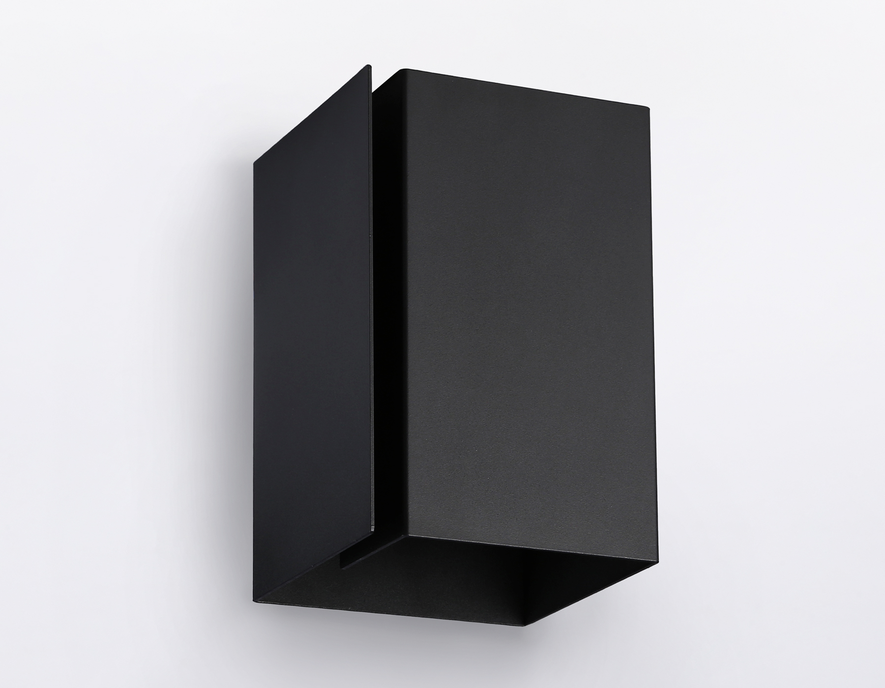 Светильник потолочный накладной со сменной лампой E27 TN5113 BK черный E27 max 40W 120*80*80