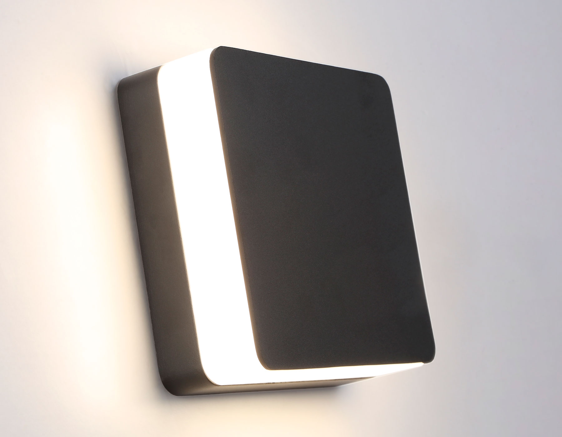 Уличный настенный светодиодный светильник IP54 ST4545 BK черный LED 4200K 11W IP54 155*155*54