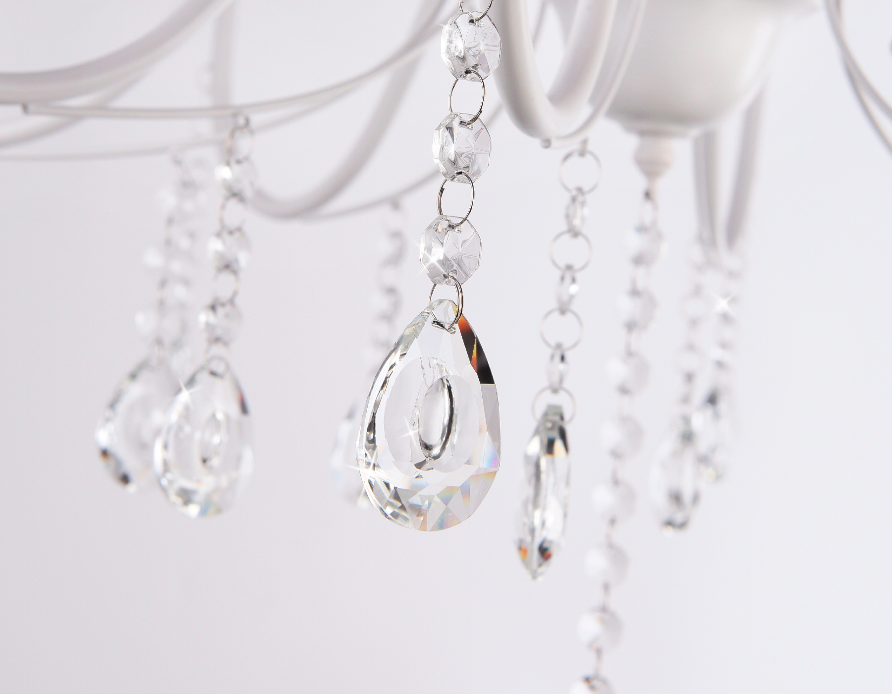 Подвесная люстра с абажуром и хрусталем TR4605/8 WH белый E27/8 max 40W D770*910