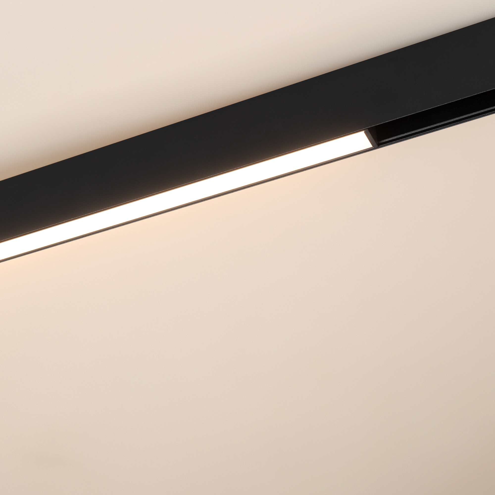 Светильник MAG-ORIENT-FLAT-L235-8W Warm3000 (BK, 80 deg, 48V) (Arlight, IP20 Металл, 5 лет) 033609