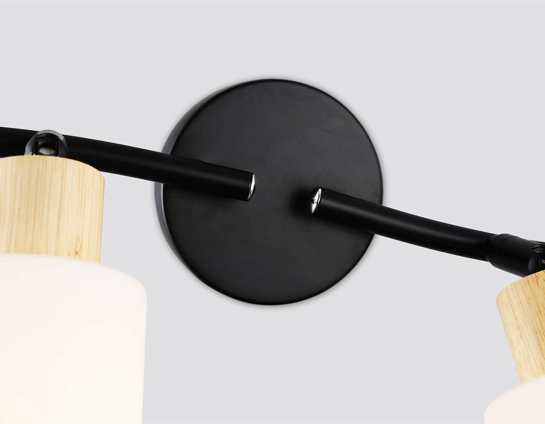 Настенно-потолочный спот в стиле лофт TR8723/4 BK/WD черный/дерево E14/4 max 60W 760*100*210