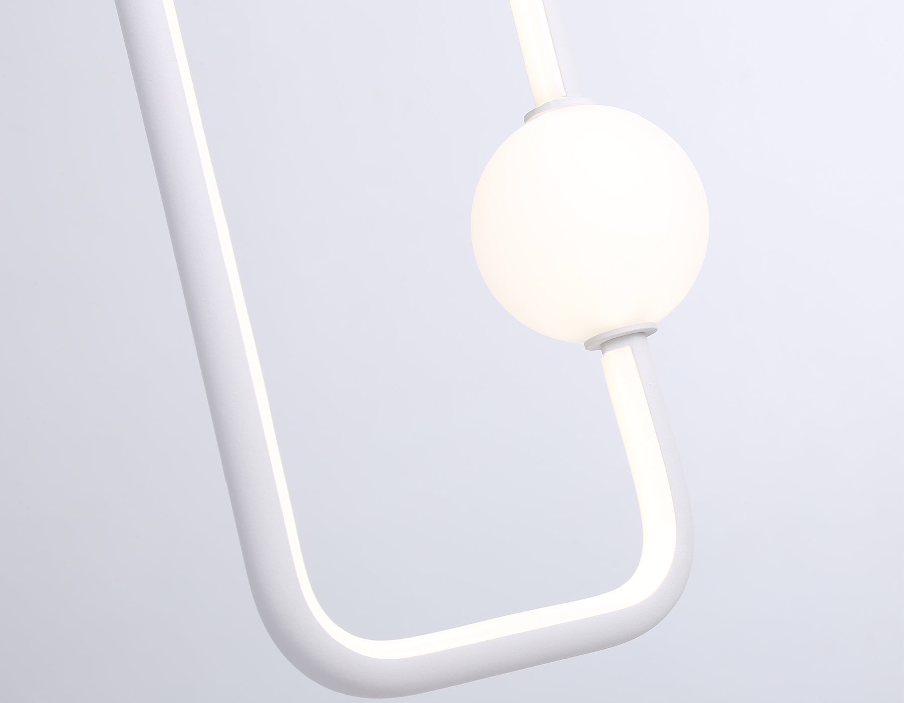 Подвесной светодиодный светильник FL66361 WH белый 19W 4200K 190*80*1000