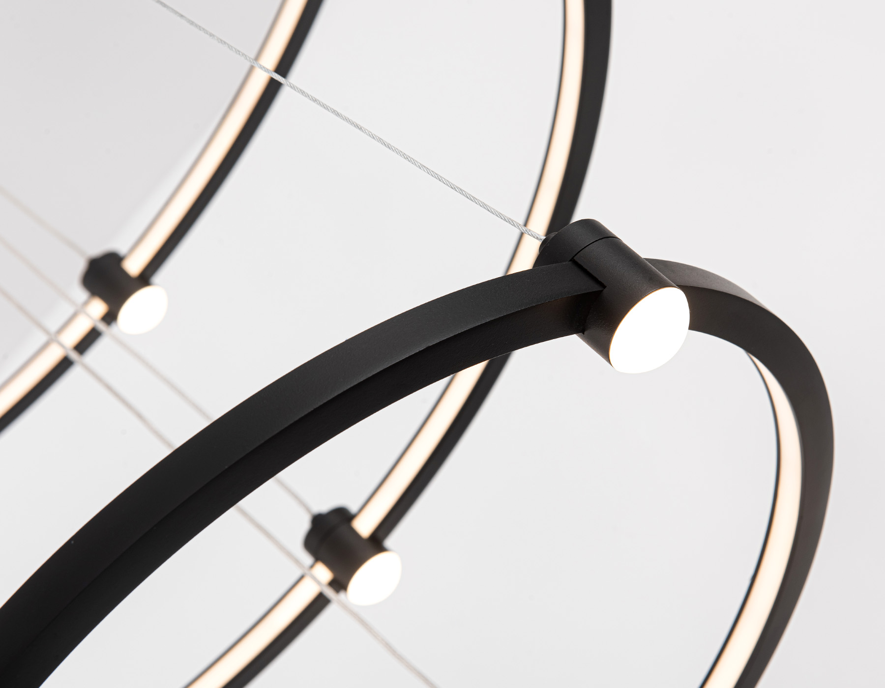 Подвесной светодиодный светильник FL5514/3+9 BK черный 90W 3000K/4200K/6400K D800/600/400*1300 (без ПДУ)