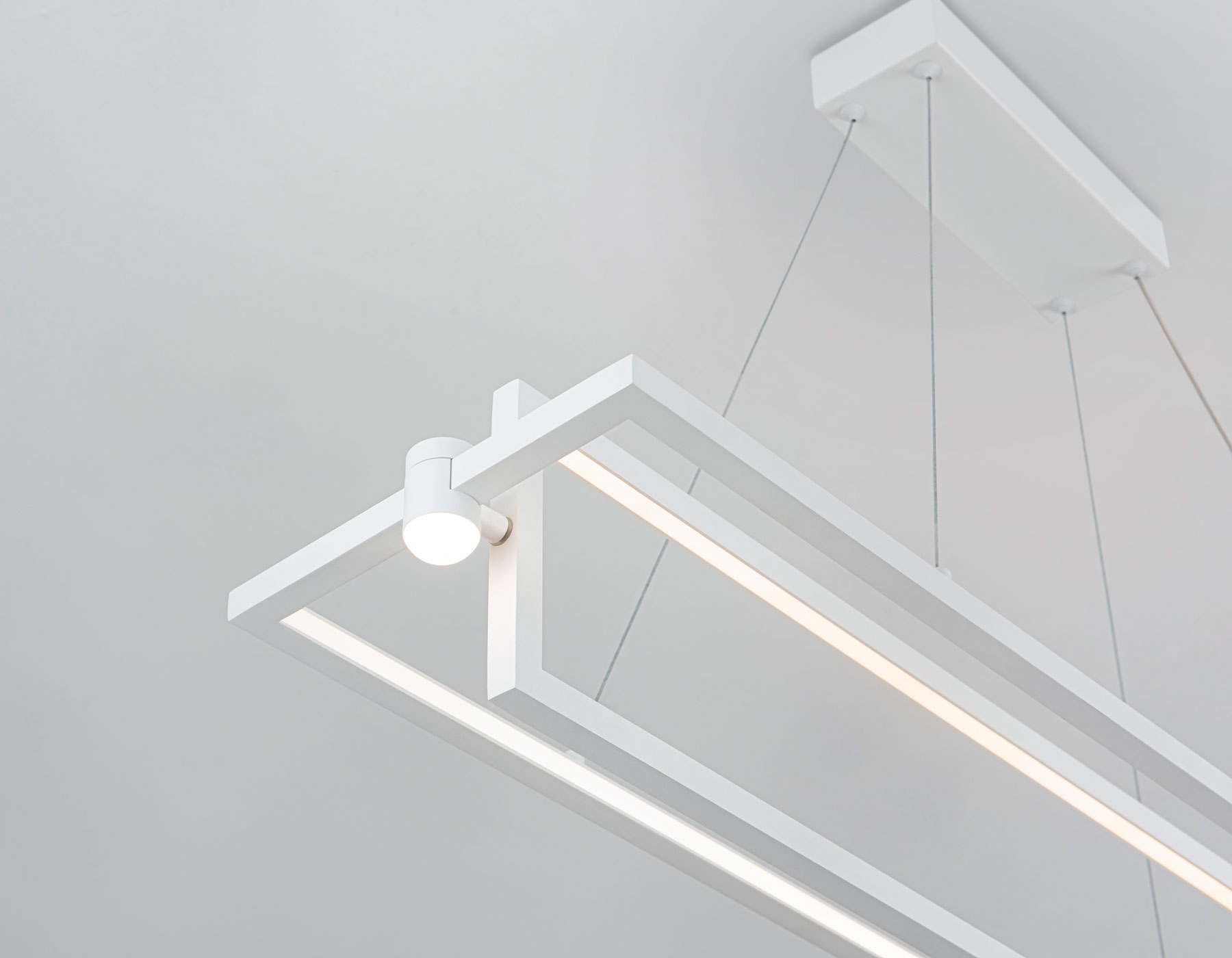 Подвесной светодиодный светильник FL5735/2+2 WH белый 45W 3000K/4200K/6400K 900*220*1300 (без ПДУ)