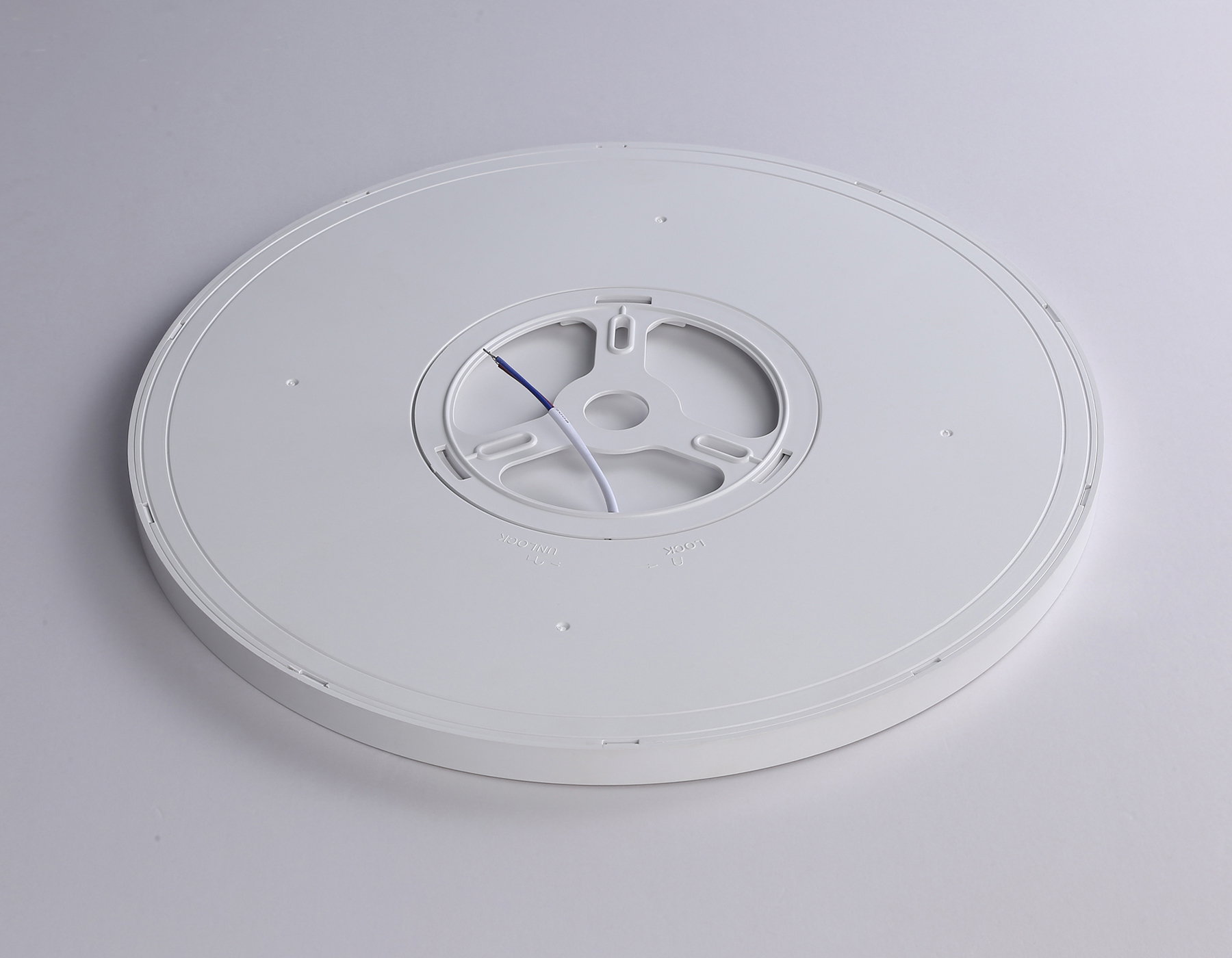 Светильник светодиодный ультратонкий с высокой степенью защиты IP54 FZ1959 WH белый IP54 40W 5000K D470*15 (Без ПДУ)