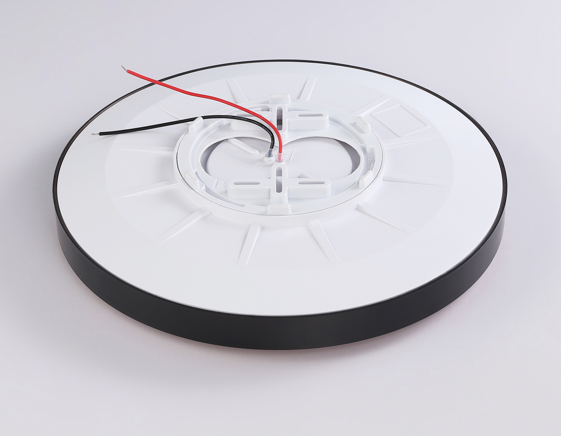 Потолочный светодиодный светильник с высокой степенью защиты IP54 FZ1248 BK черный IP54 30W 5000K D380*60 (Без ПДУ)