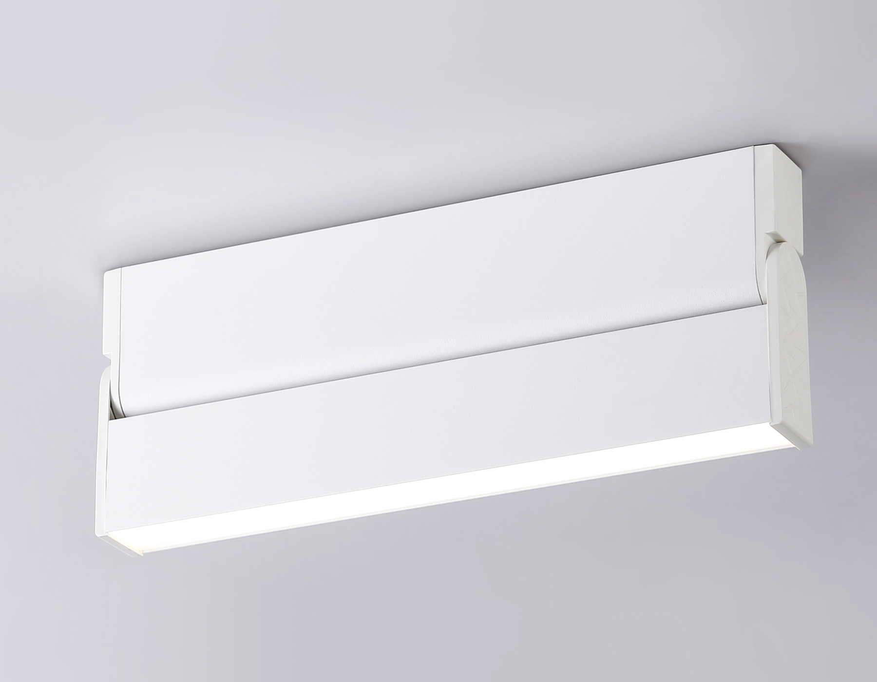 Настенно-потолочный светодиодный светильник TA1818 WH белый LED 12W 4200K 230*22*87
