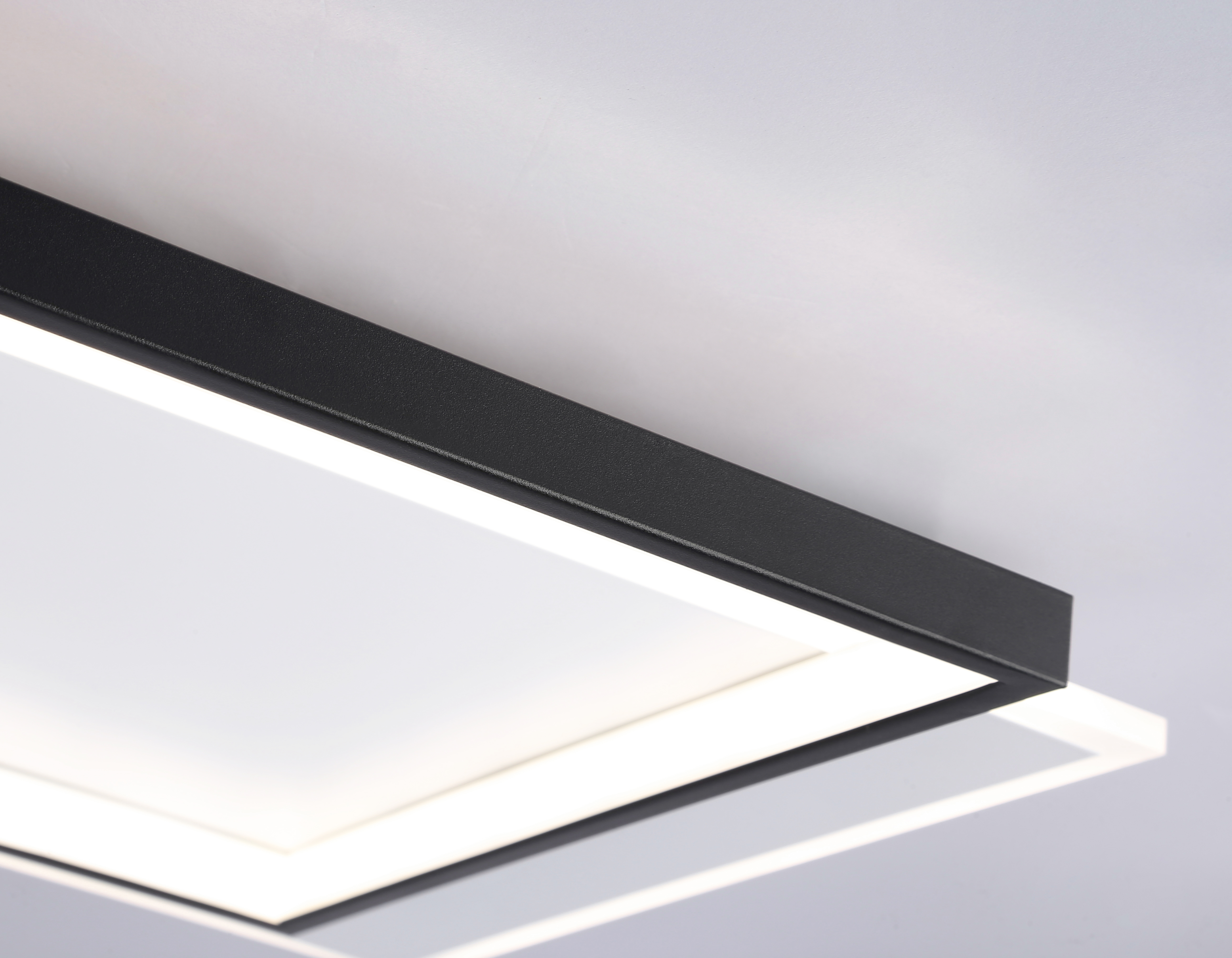 Настенно-потолочный светодиодный светильник с пультом FA7723 WH/BK белый/черный 3000K-6400K 82W 500*500*70 (ПДУ РАДИО 2.4G)