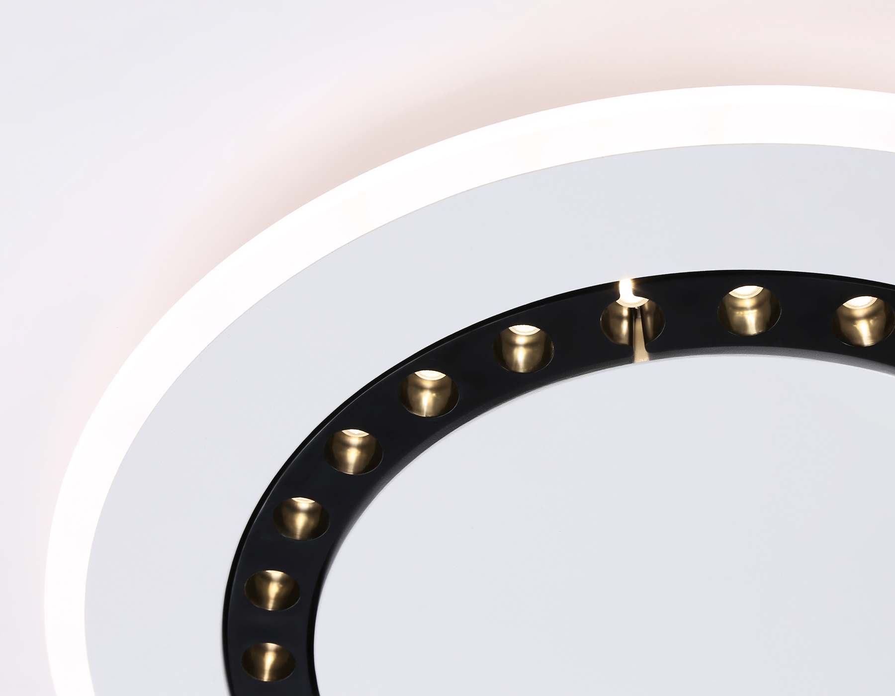 Потолочный светодиодный светильник с пультом FL51402 WH белый 3000K/4200K/6400K 56W D485*40 (ПДУ ИК)