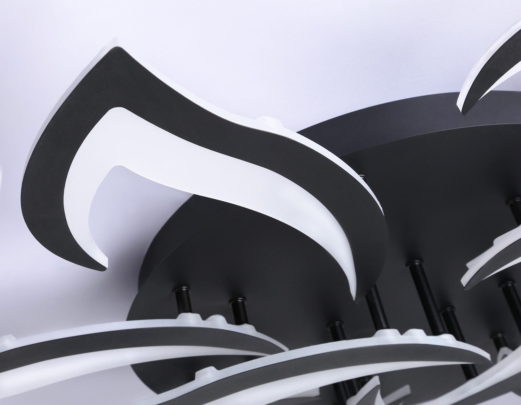 Потолочный светодиодный светильник с пультом FA4474/7+3 BK черный 112W 3000+6400K/4200K/6400+3000K D850*120 (ПДУ ИК)