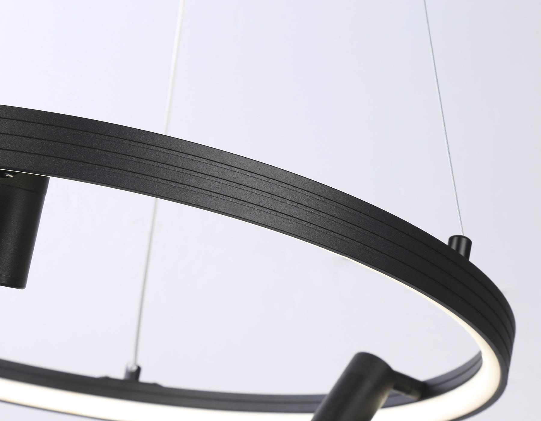 Подвесной светодиодный светильник с пультом FL5284/1+3 BK черный 50W 3000K/4200K/6400K+4200K D500*1200 (ПДУ ИК)