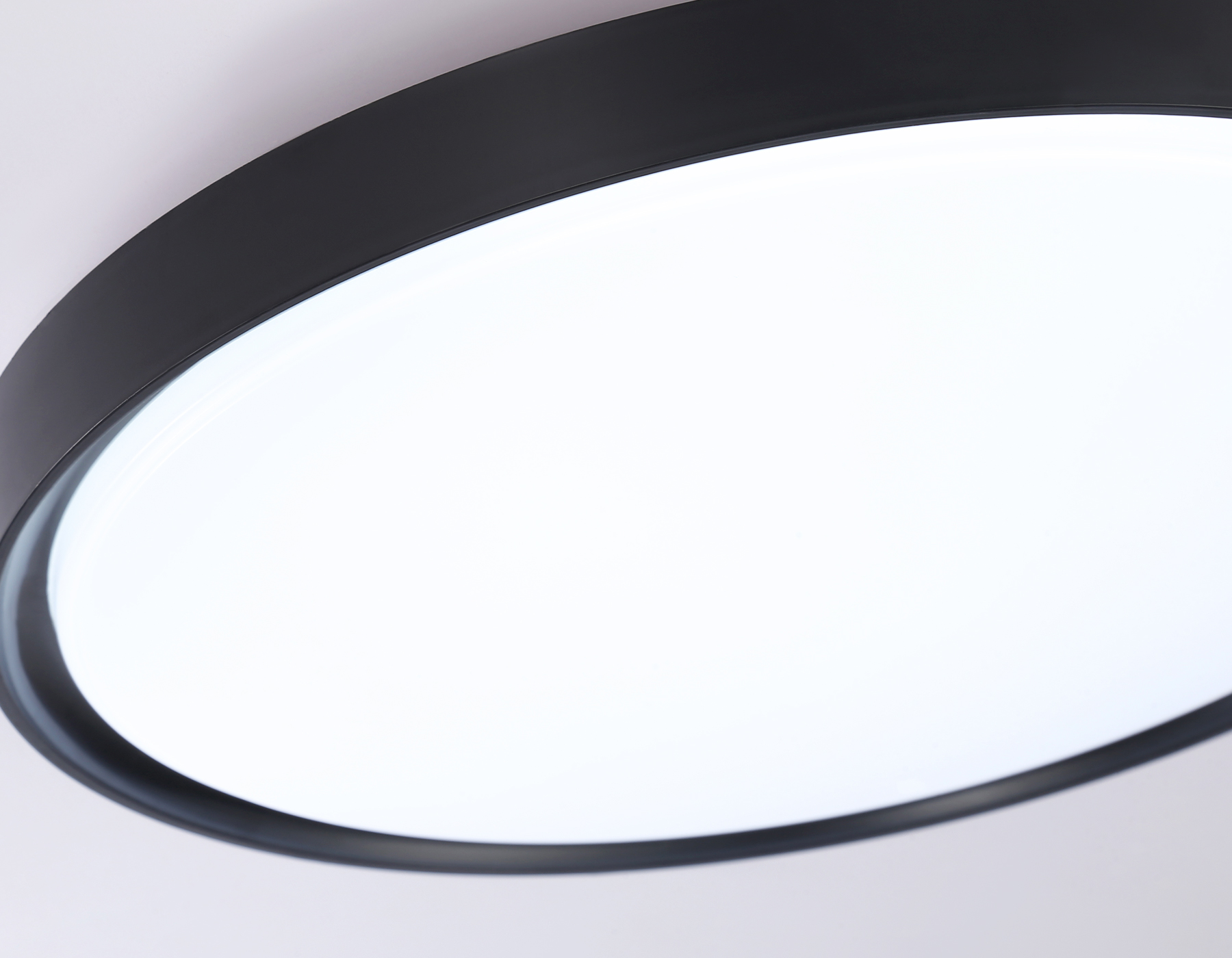 Потолочный светодиодный светильник с высокой степенью защиты IP54 FZ1248 BK черный IP54 30W 5000K D380*60 (Без ПДУ)