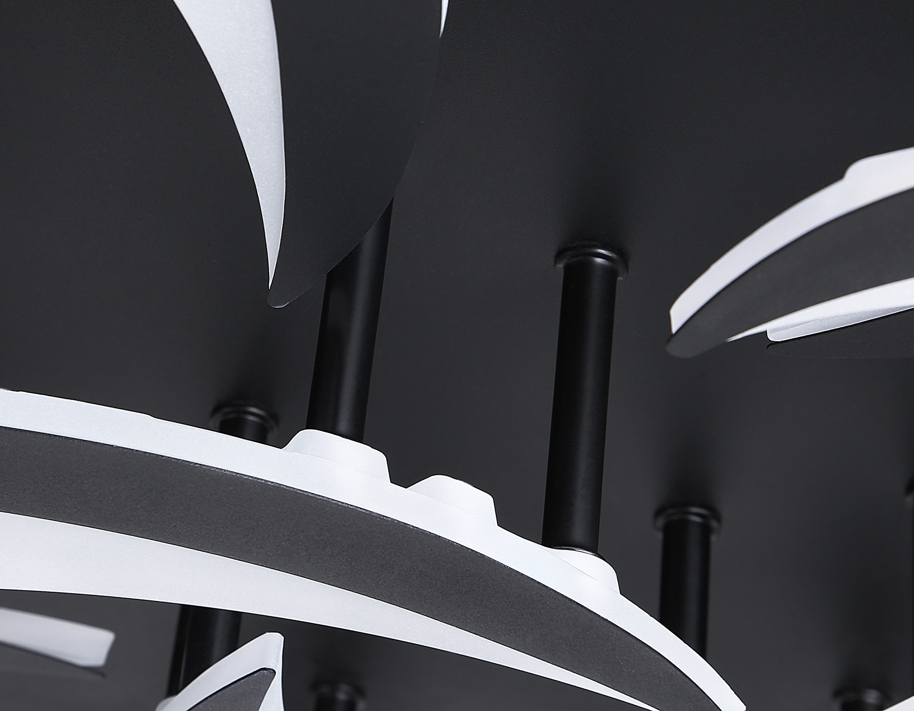 Потолочный светодиодный светильник с пультом FA4474/7+3 BK черный 112W 3000+6400K/4200K/6400+3000K D850*120 (ПДУ ИК)