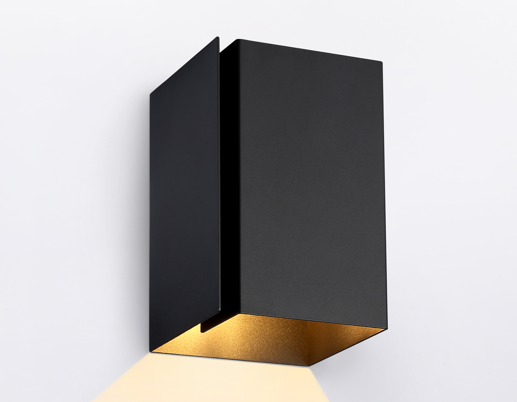 Светильник потолочный накладной со сменной лампой E27 TN5113 BK черный E27 max 40W 120*80*80