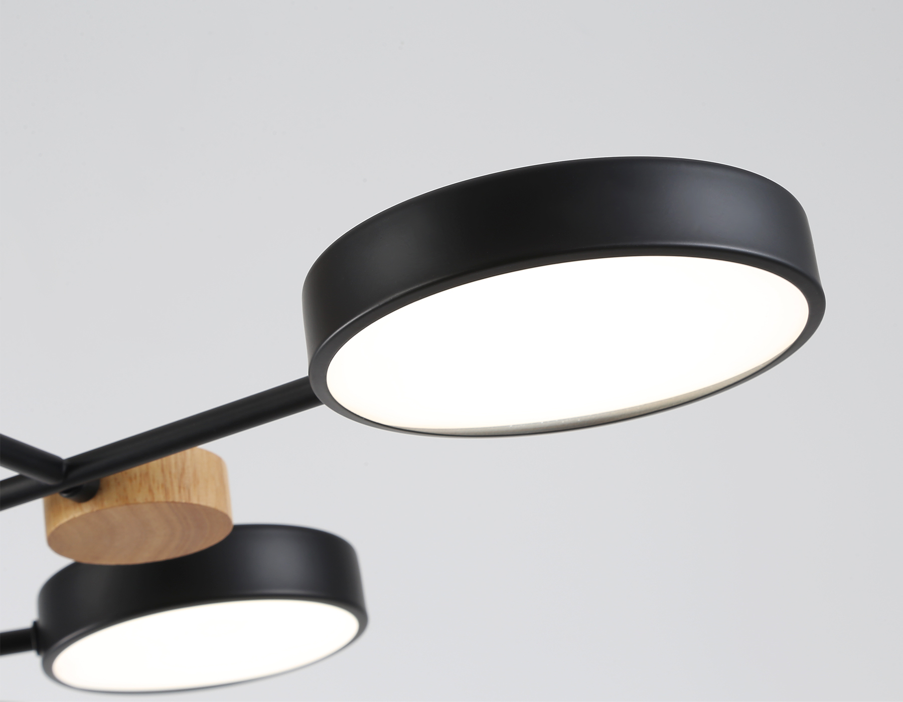 Люстра светодиодная на штанге FL4863/6 BK/WD черный/дерево 90W 3000-6000K D750*180 (без ПДУ)