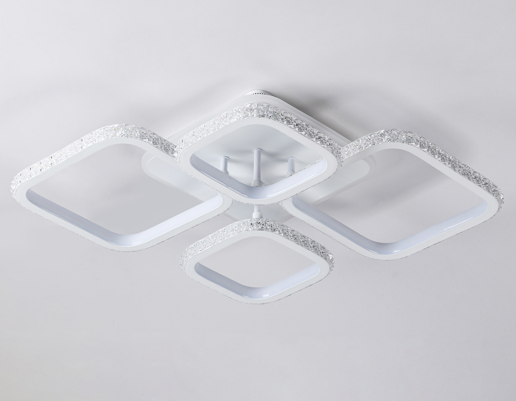 Потолочный светодиодный светильник с пультом FA9541/2+2 WH белый 108W 6400K/3000K 670*500*110 (ПДУ РАДИО 2.4G)