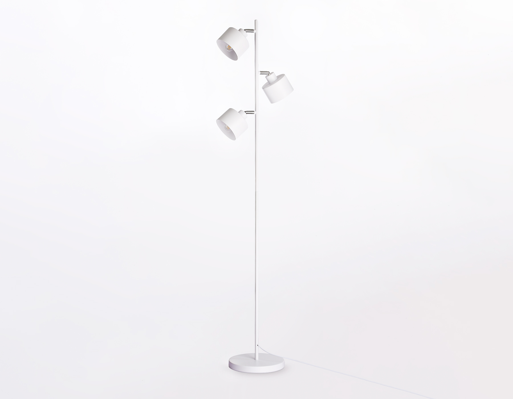 Напольный светильник со сменной лампой в стиле лофт TR8154/3 WH белый E27*3 max 40W D370*1530