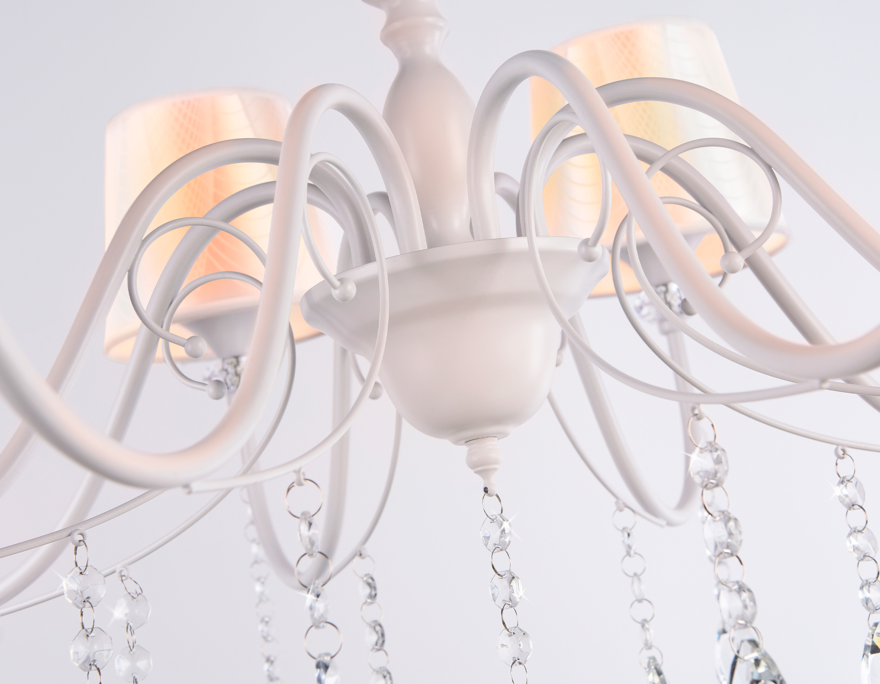 Подвесная люстра с абажуром и хрусталем TR4605/8 WH белый E27/8 max 40W D770*910