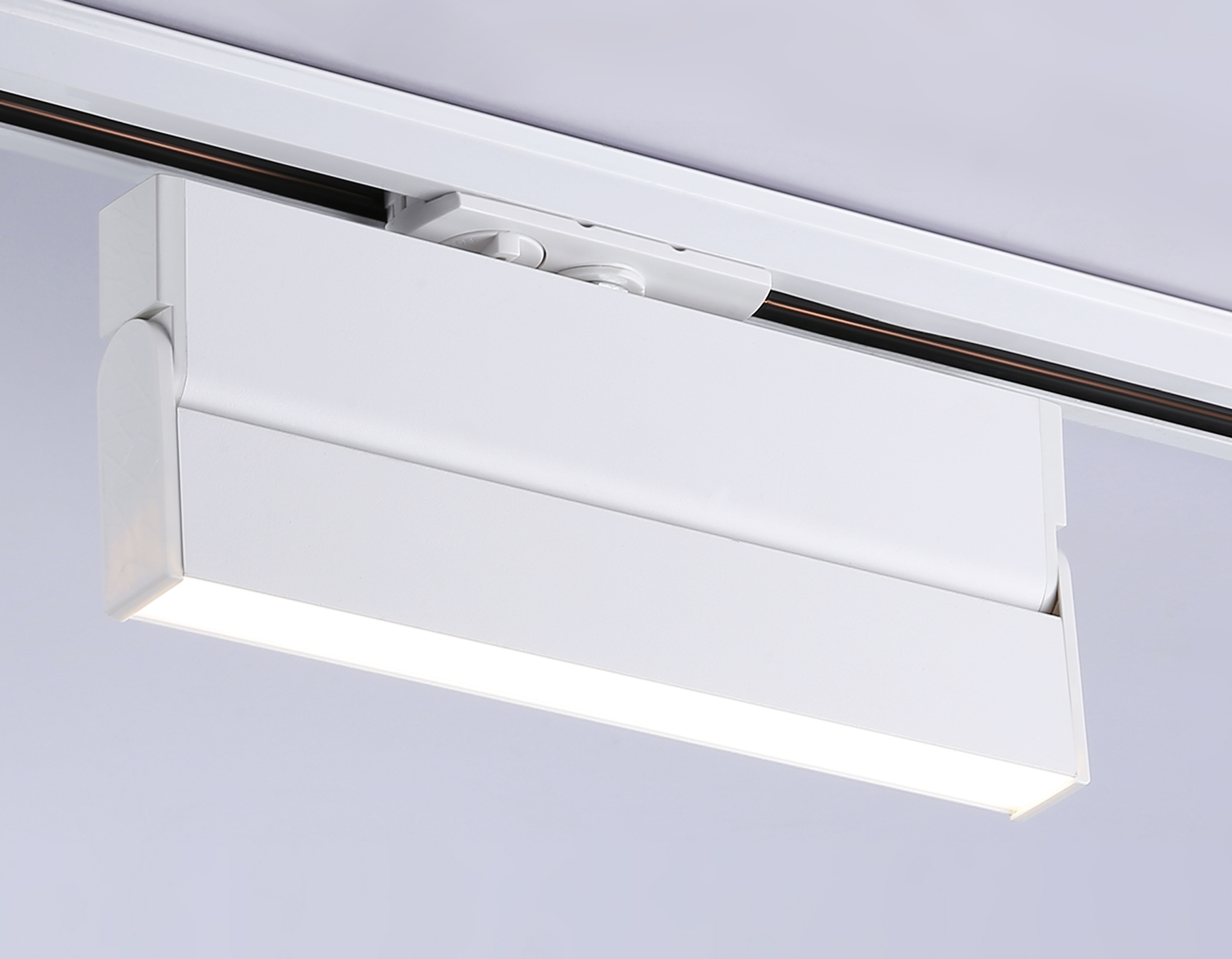 Трековый однофазный светодиодный светильник GL6806 WH белый LED 12W 4200K 230*22*87