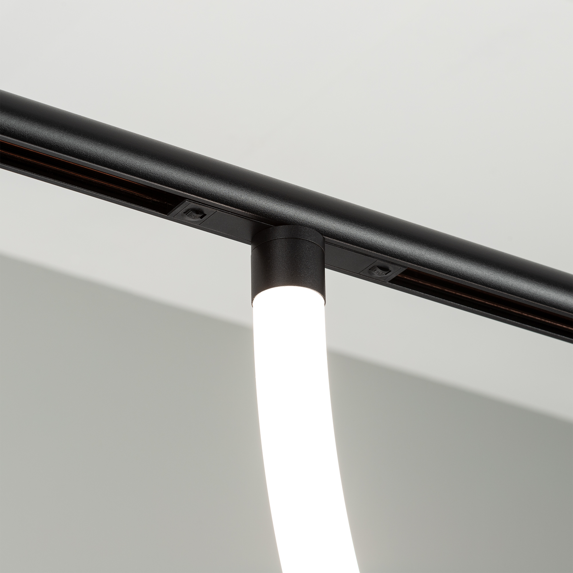 Светильник MAG-FLEX-TUBE-ELASTIC-L1000-14W Day4000 (BK, 360 deg, 48V) (Arlight, IP20 Металл, 3 года) 034048