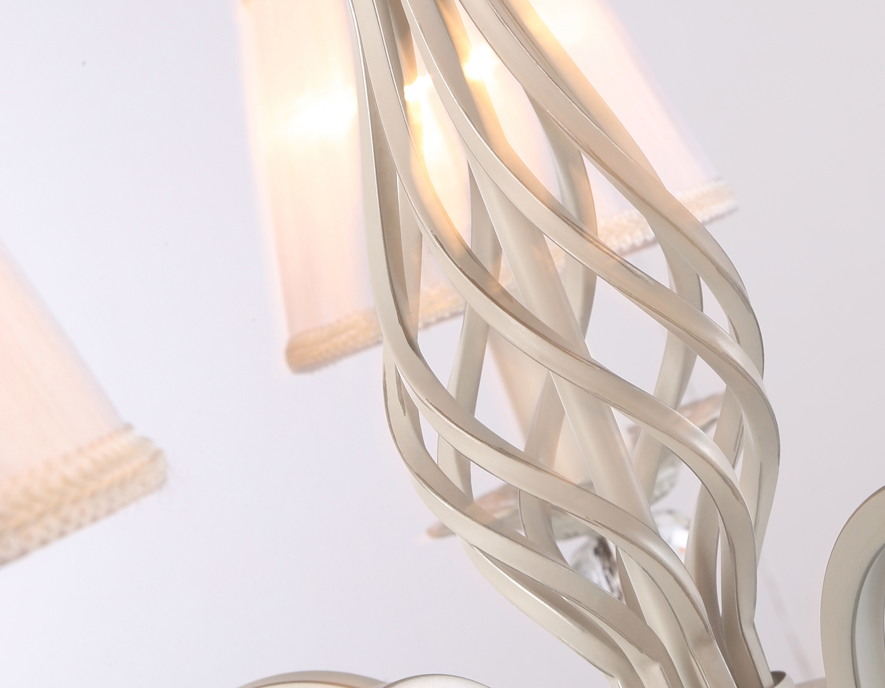 Подвесная люстра с абажурами и хрусталем TR4547/5 WH/SL белый/серебро E14/5 max 40W D565*500