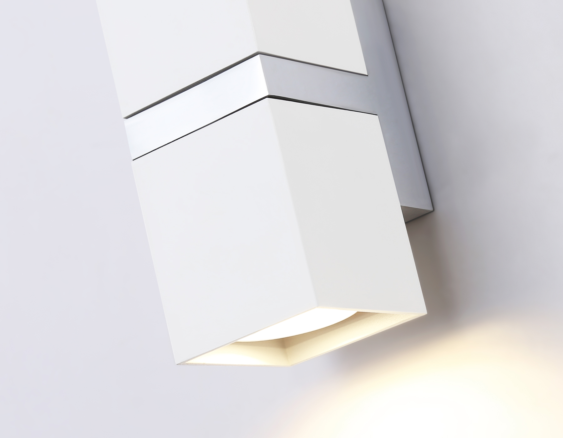 Настенный светильник FW245/2 WH/CH белый/хром GU10*2 max 12W 155*61*80