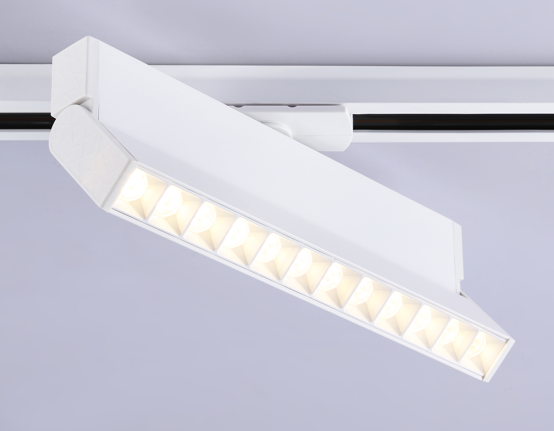 Трековый однофазный светодиодный светильник GL6815 WH белый LED 12W 3000K 24° 230*22*87