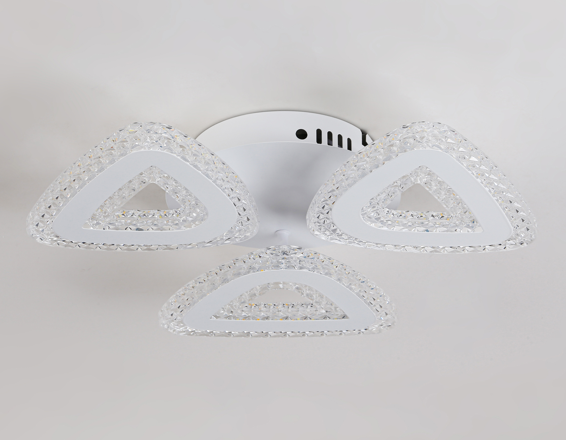 Потолочный светодиодный светильник с пультом FA4018/3 WH белый 62W 3000K+6400K/4200K/6400K+3000K D420*85 (ПДУ ИК)