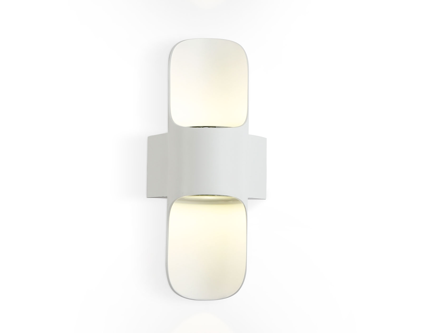 Уличный настенный светодиодный светильник IP54 ST4533 WH белый LED 4200K 8W IP54 220*66*100