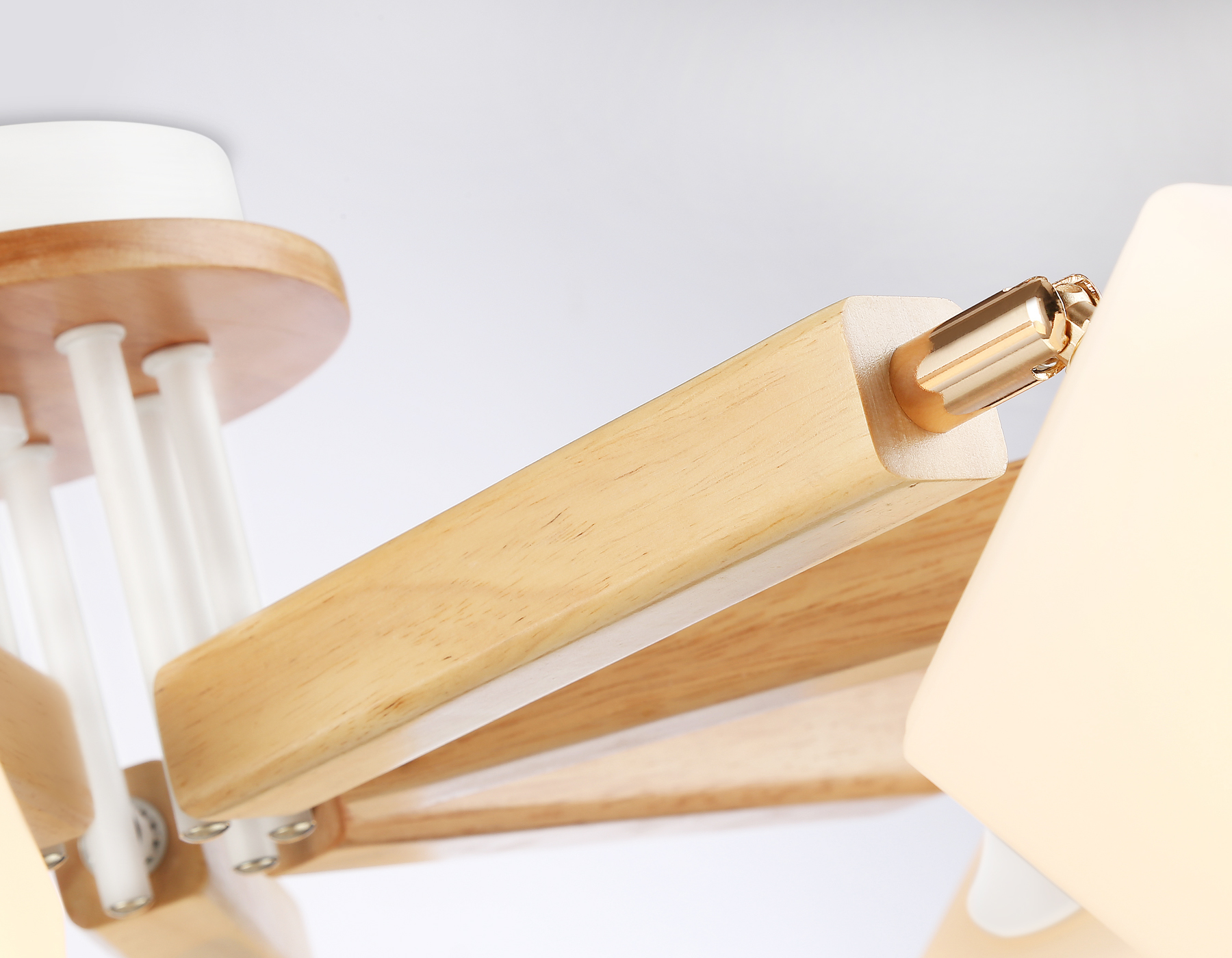 Подвесная люстра TR9522/8 WH/GD/FR белый/золото/белый матовый E27*8 max 40W D790*260