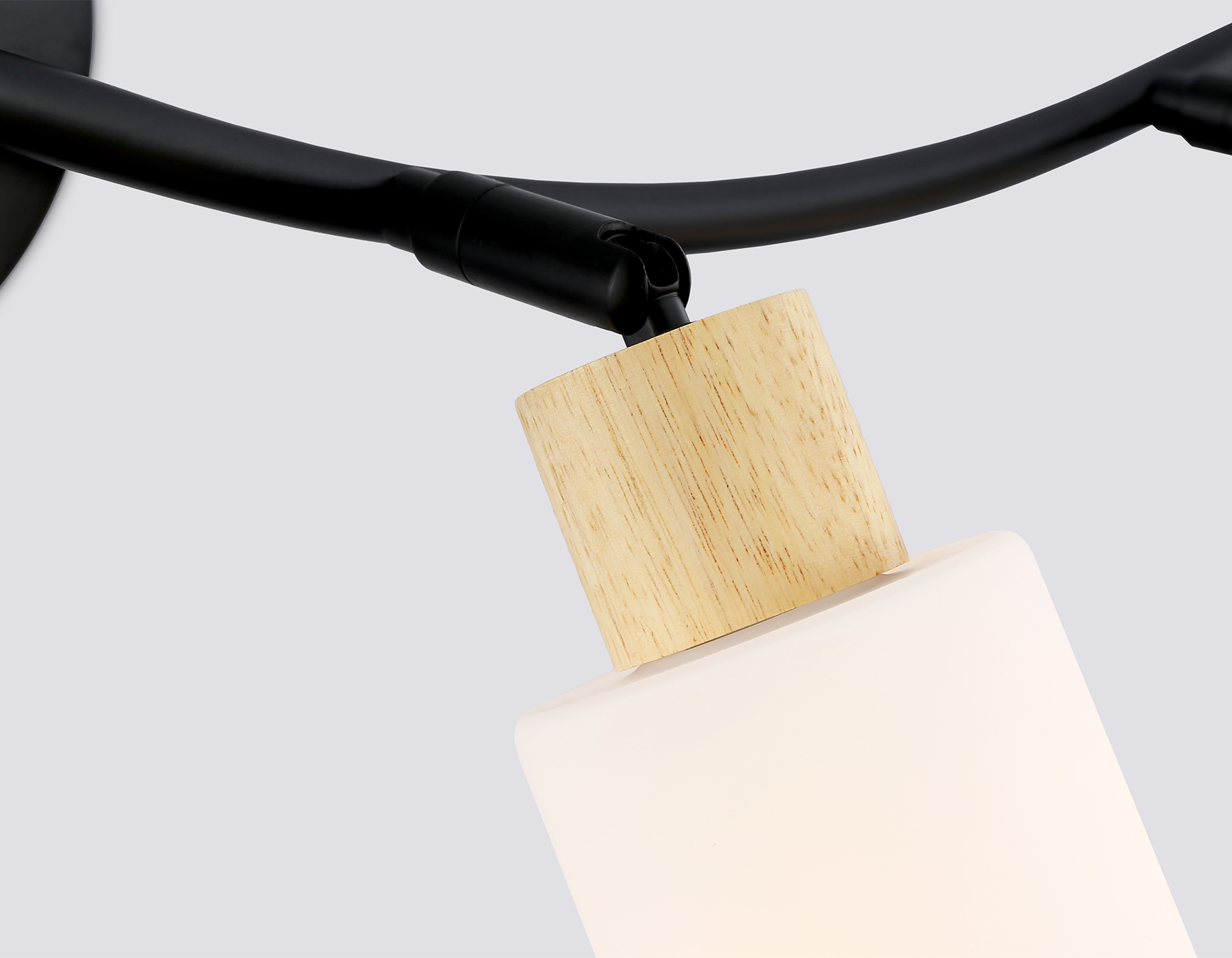 Настенно-потолочный спот в стиле лофт TR8723/4 BK/WD черный/дерево E14/4 max 60W 760*100*210