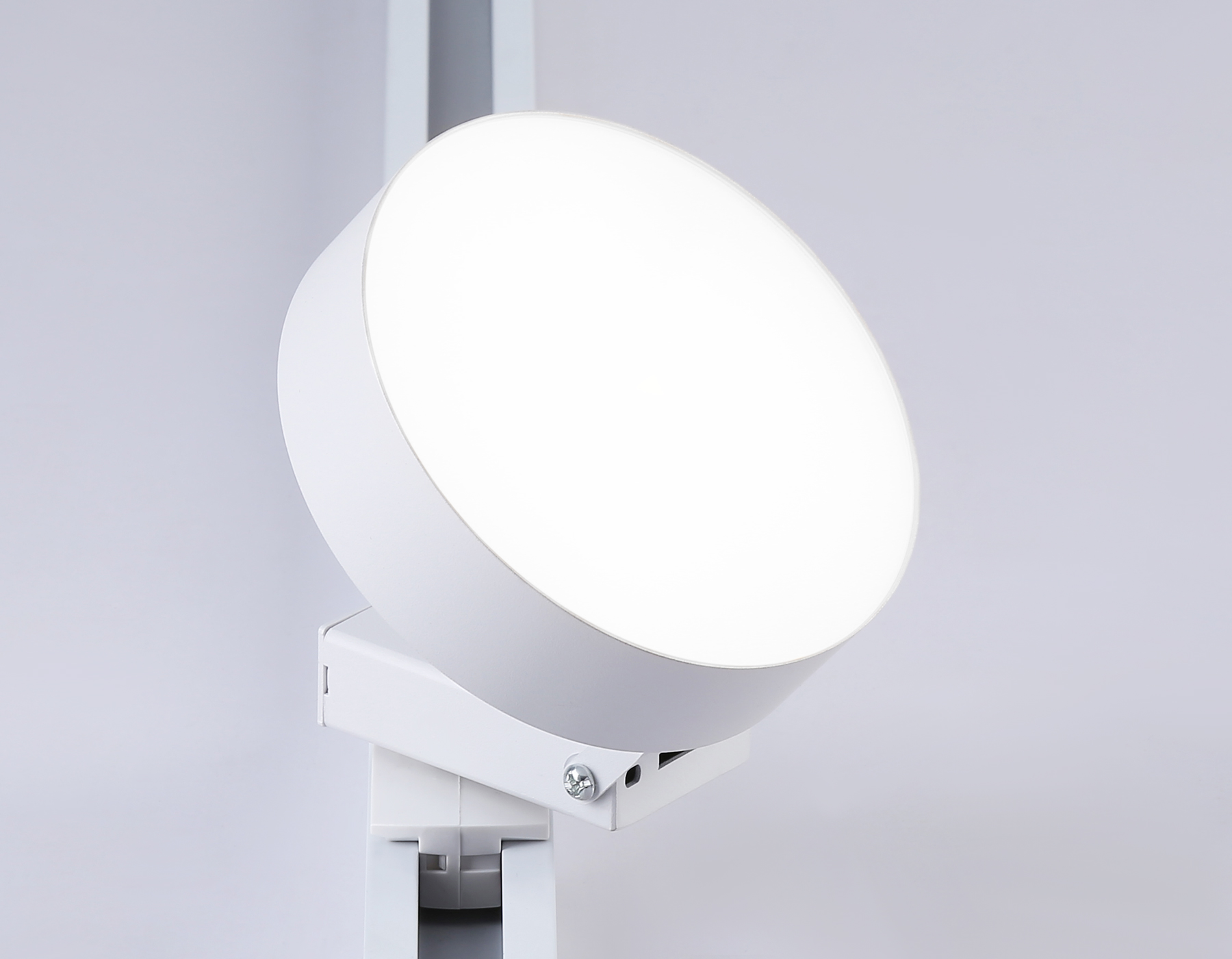 Трековый однофазный светодиодный светильник GL6837 WH белый LED 15W 4200K D115*80