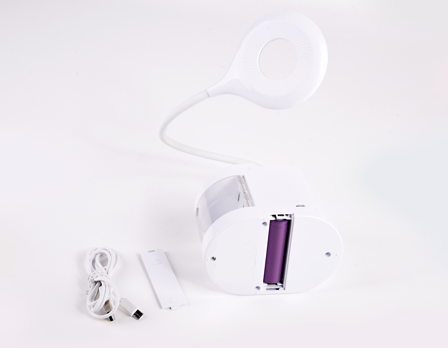 Настольная светодиодная лампа со встроенной аккумулятороной батареей и органайзером DE561 WH белый LED 4200K 4W