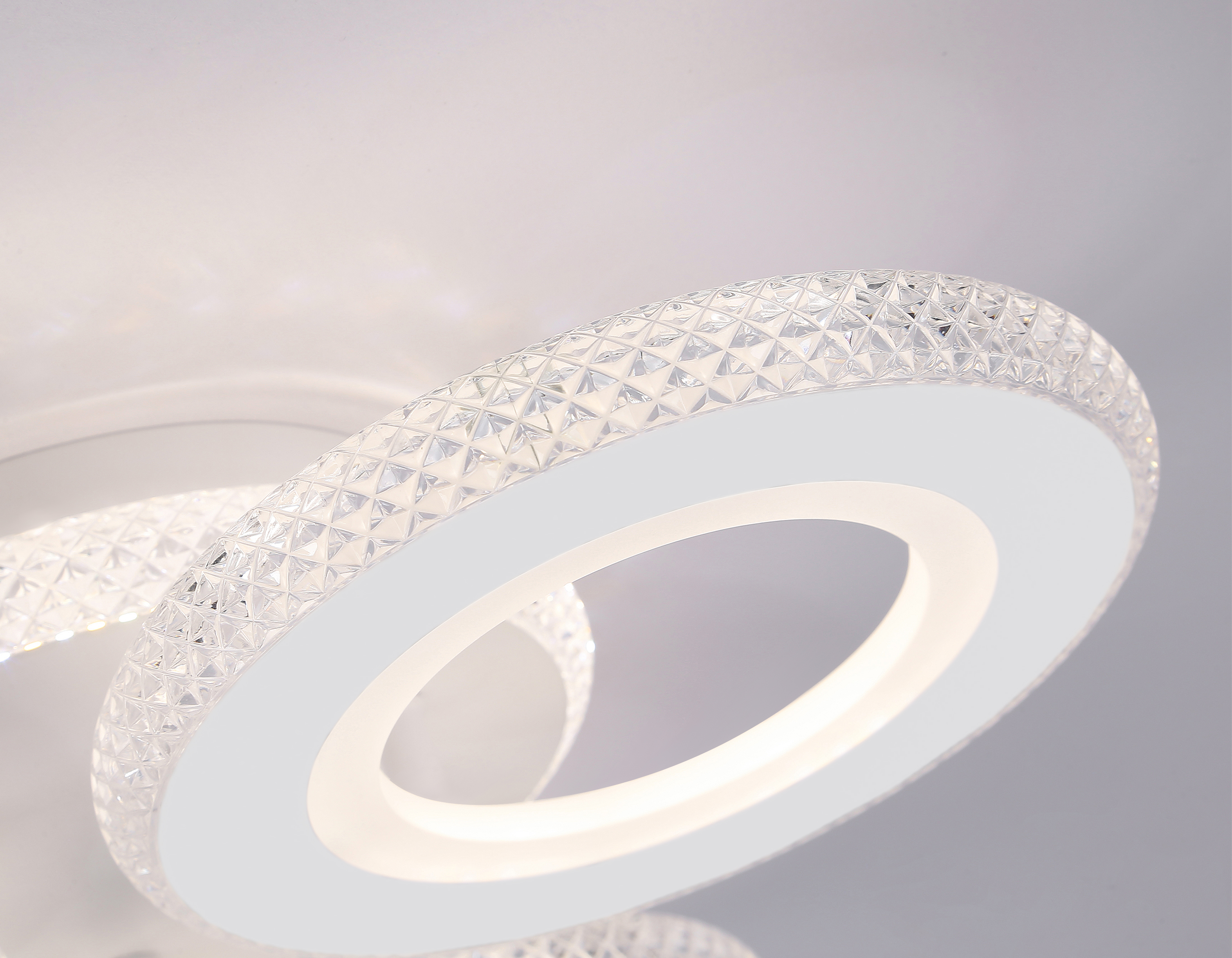 Потолочный светодиодный светильник с пультом FA8866/3 WH белый 3000K-6400K 38W 390*360*80 (ПДУ ИК)