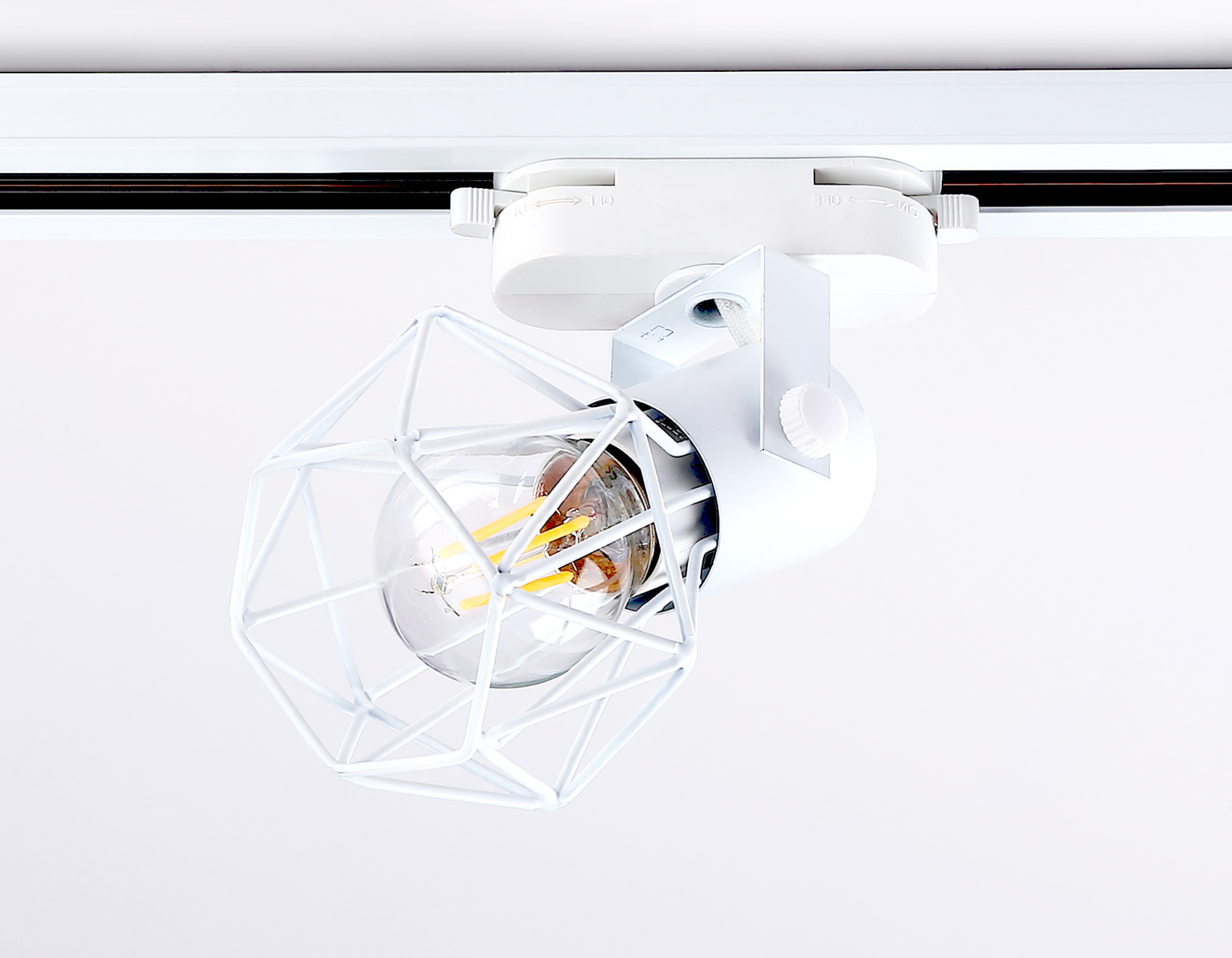 Трековый однофазный светильник со сменной лампой GL5001 WH белый E27 max 40W D92*163