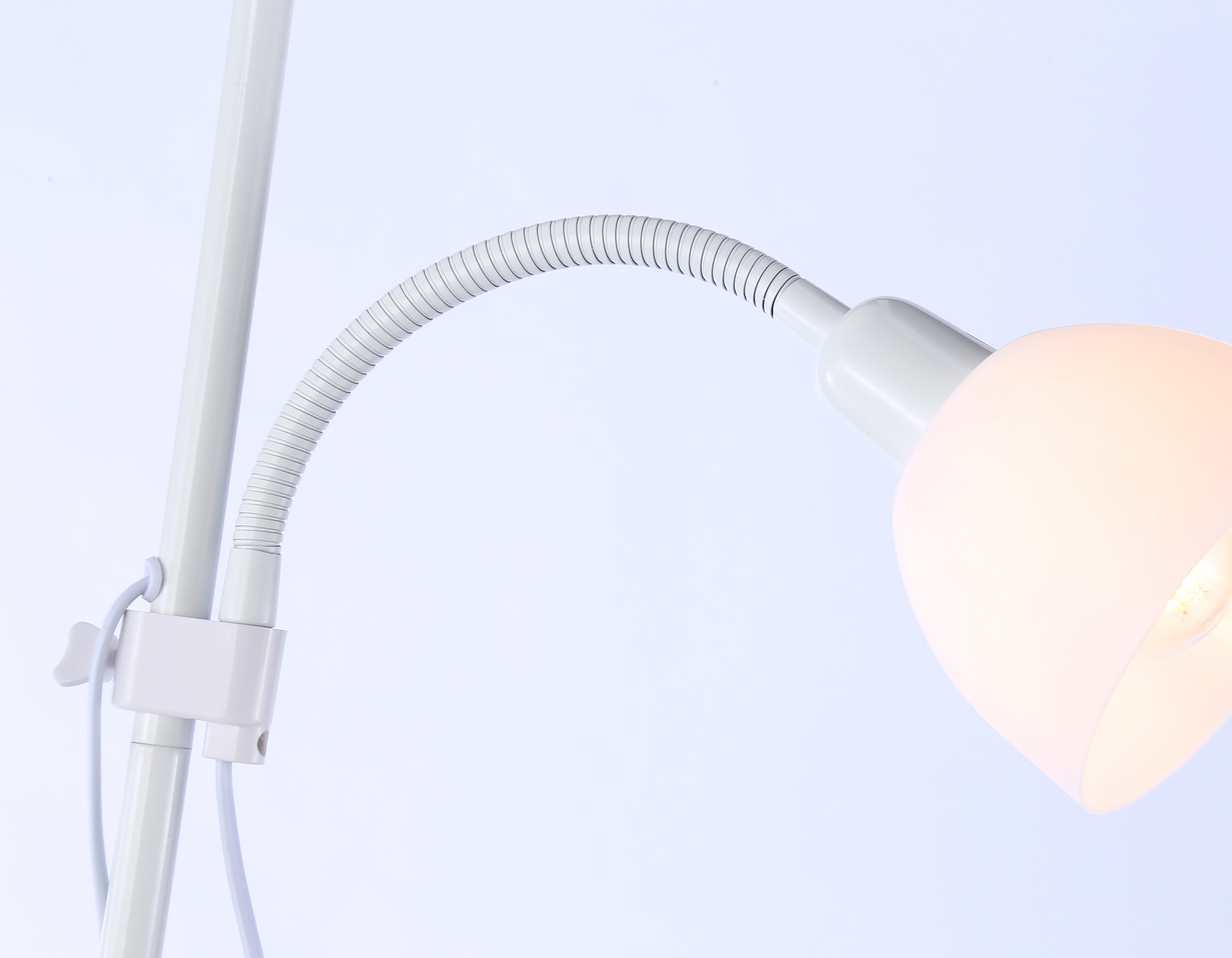 Светильник напольный с выключателем на проводе TR97622/2 WH белый E27+E14 max 40W D245/100*1770