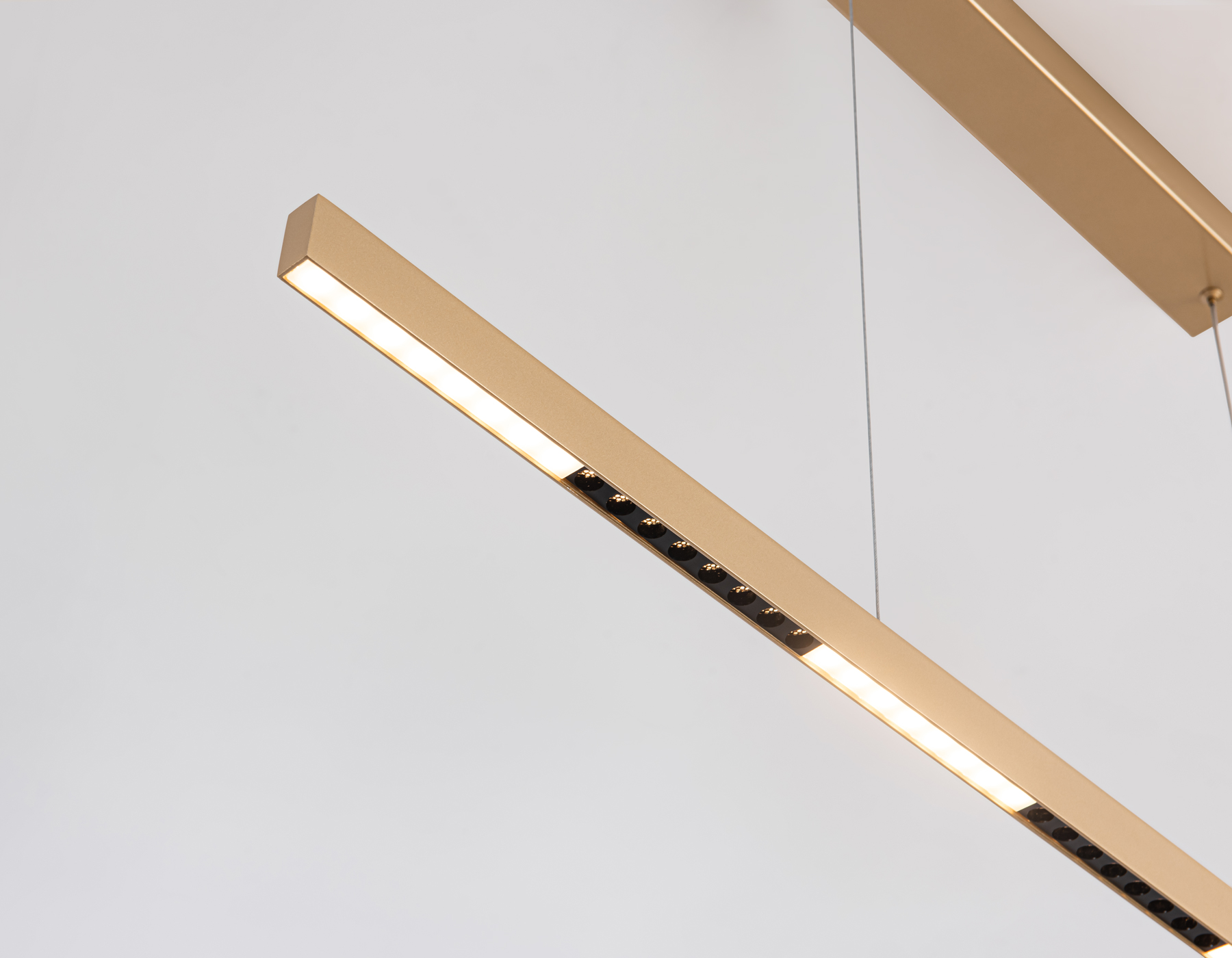 Подвесной светодиодный светильник FL5833 GD золото 25W 3000K/4200K/6400K 1037*17.5*750 (без ПДУ)