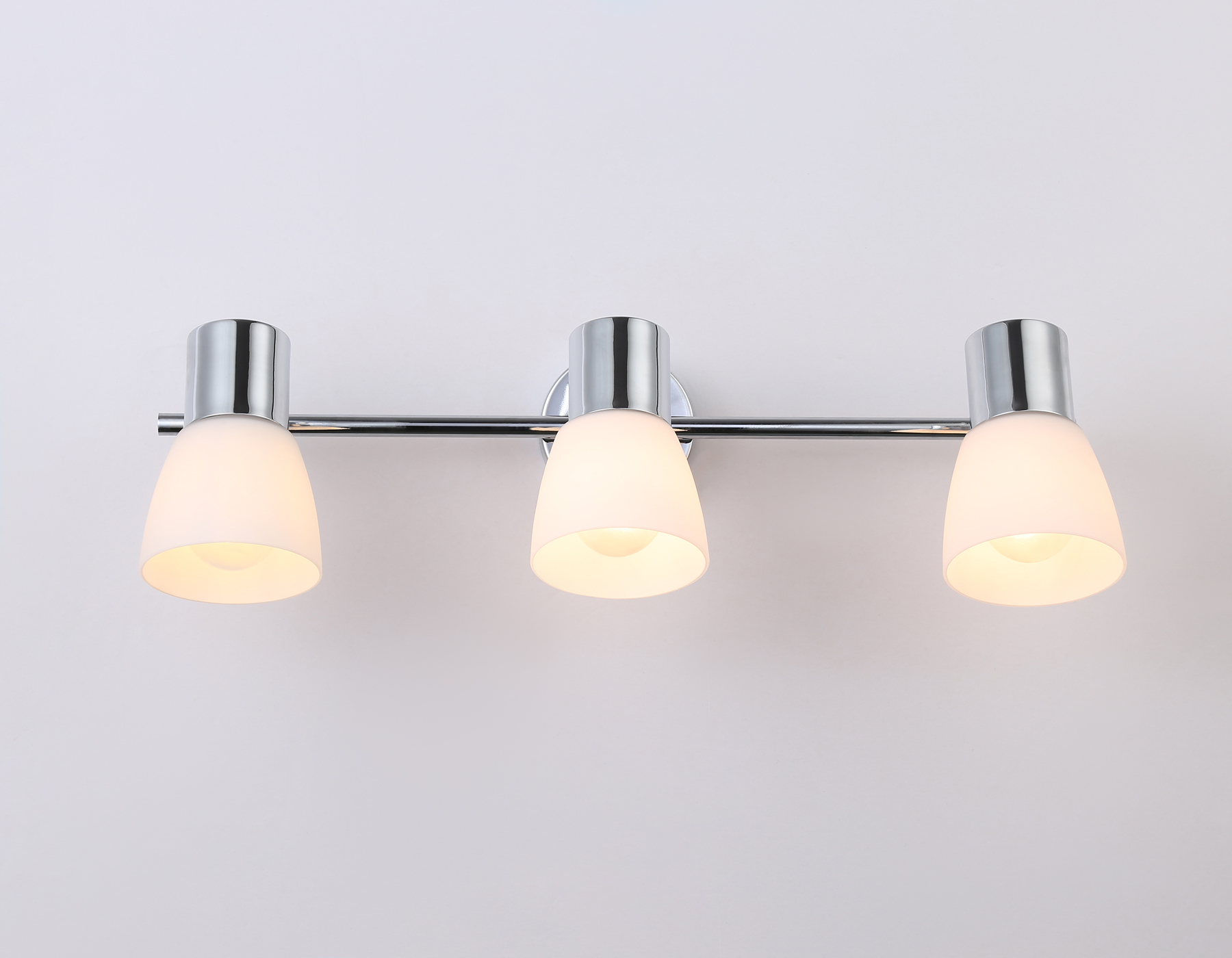 Настенно-потолочный спот TR3965/3 CH/FR хром/белый матовый E27*3 max 40W 460*82*200