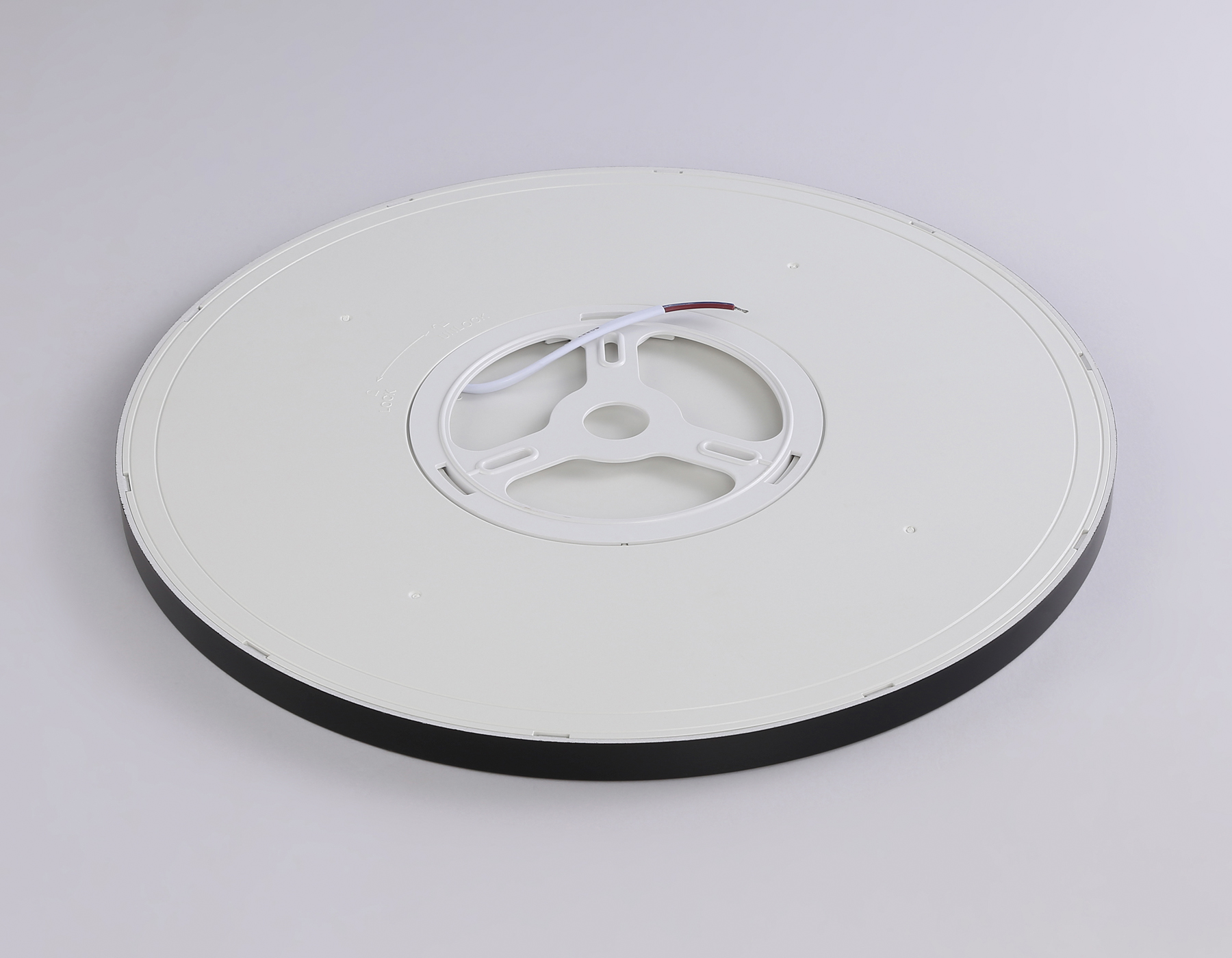 Светильник светодиодный ультратонкий с высокой степенью защиты IP54 FZ1961 BK черный IP54 40W 5000K D470*15 (Без ПДУ)