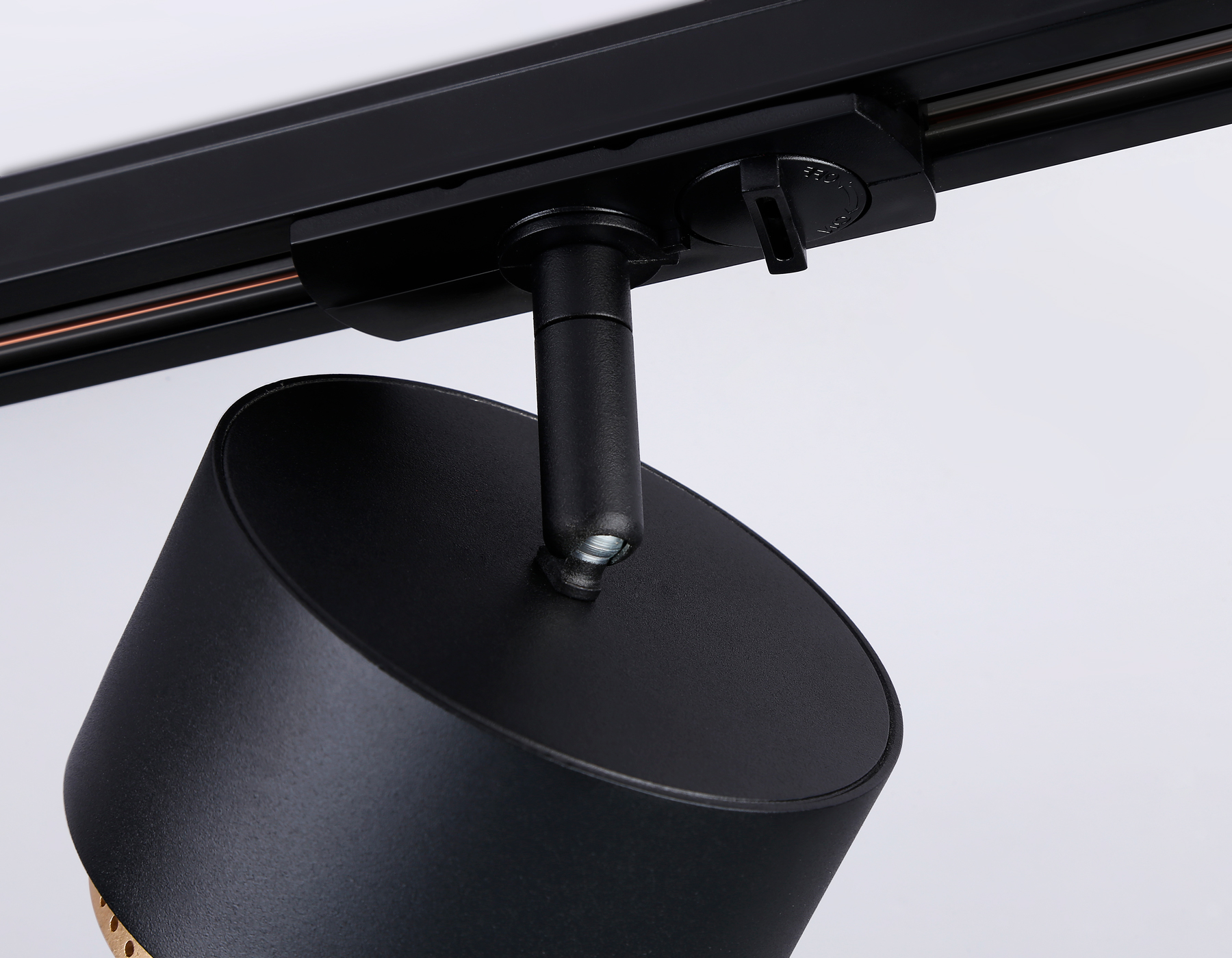 Трековый однофазный светильник со сменной лампой GL5381 BK/GD черный/золото GX53 max 12W D95*130